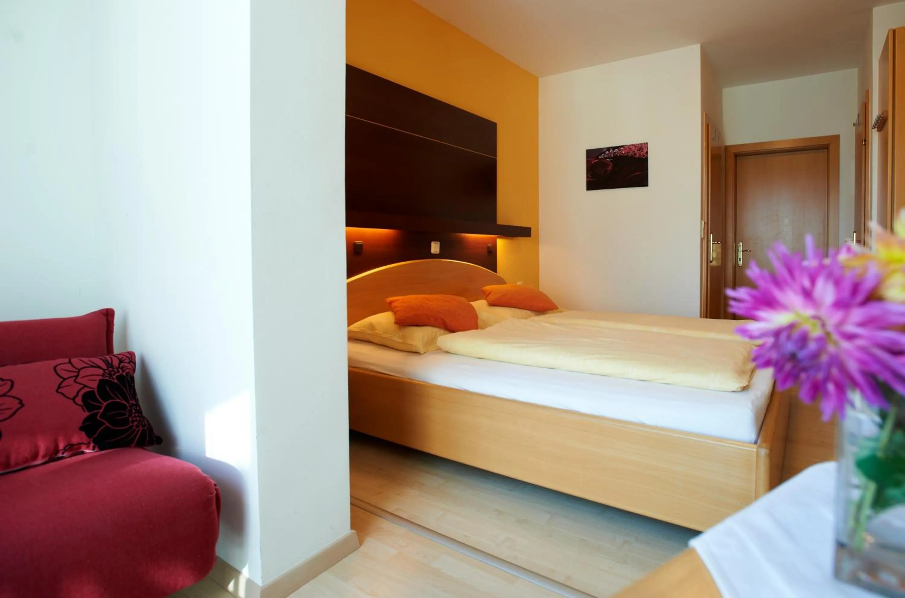 Photo of the whole room, Bed in Gästehaus Elisabeth Weinhandl