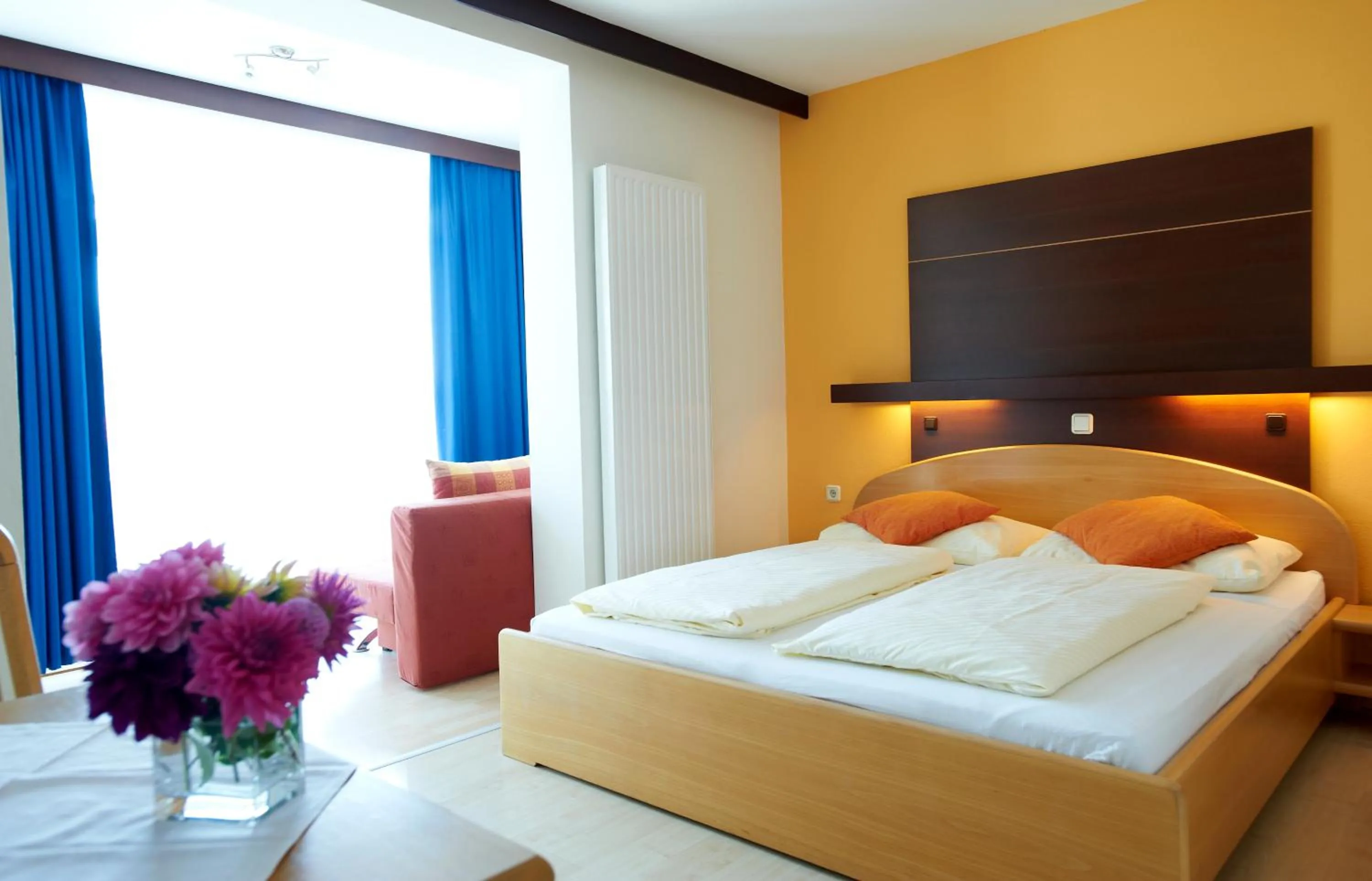 Photo of the whole room, Bed in Gästehaus Elisabeth Weinhandl