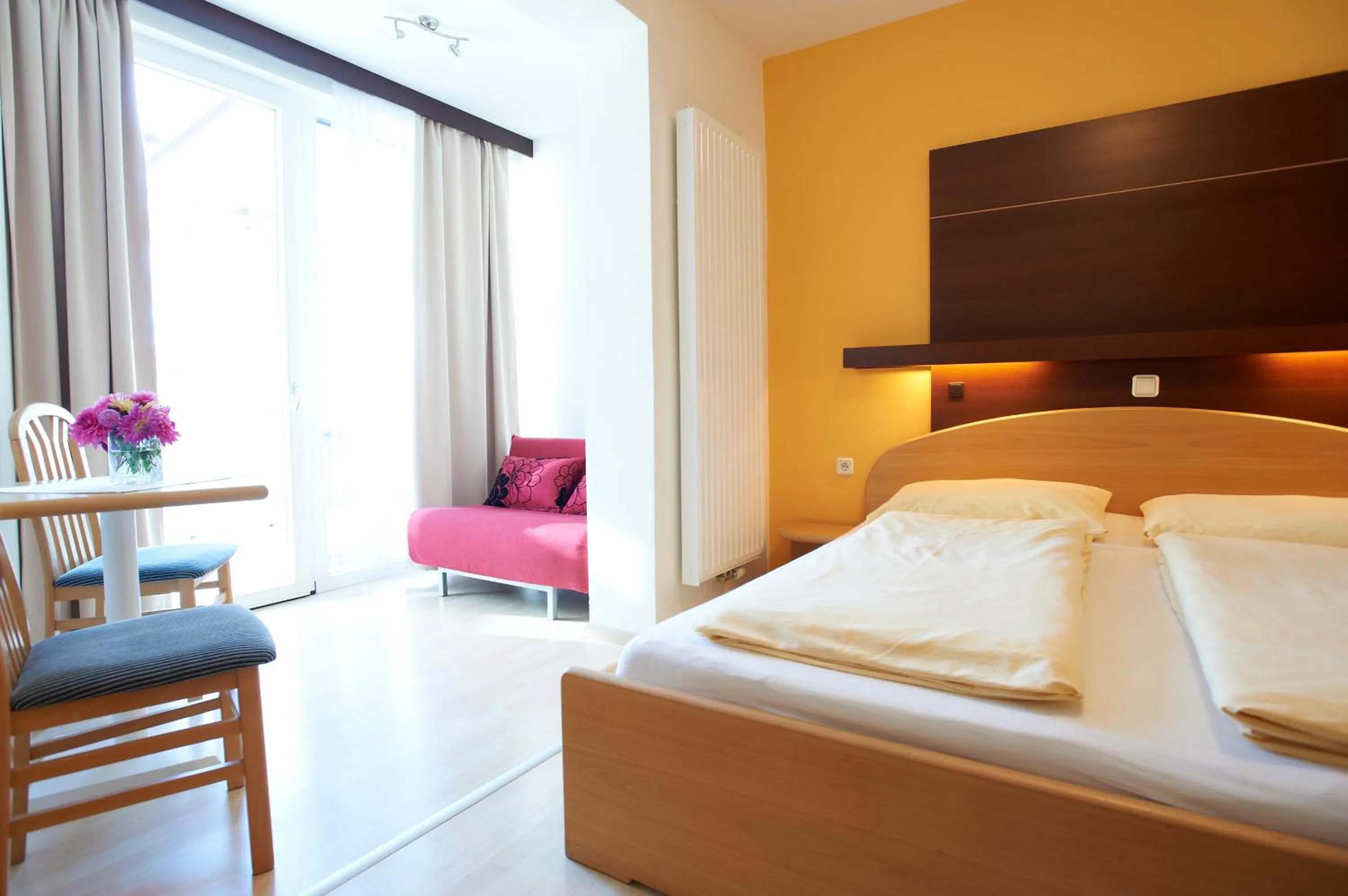 Photo of the whole room, Bed in Gästehaus Elisabeth Weinhandl