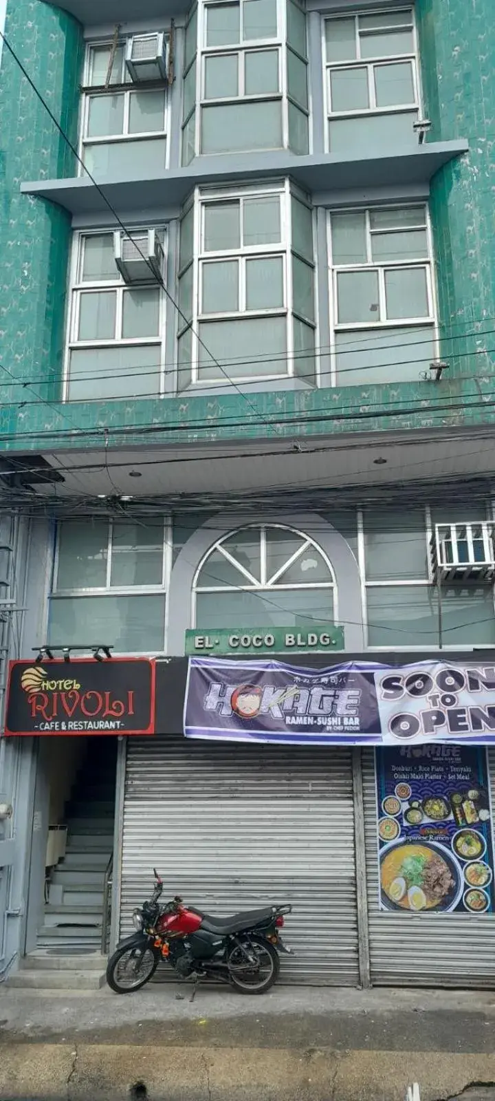 Property building in Rivoli Hotel Property building in Rivoli Hotel