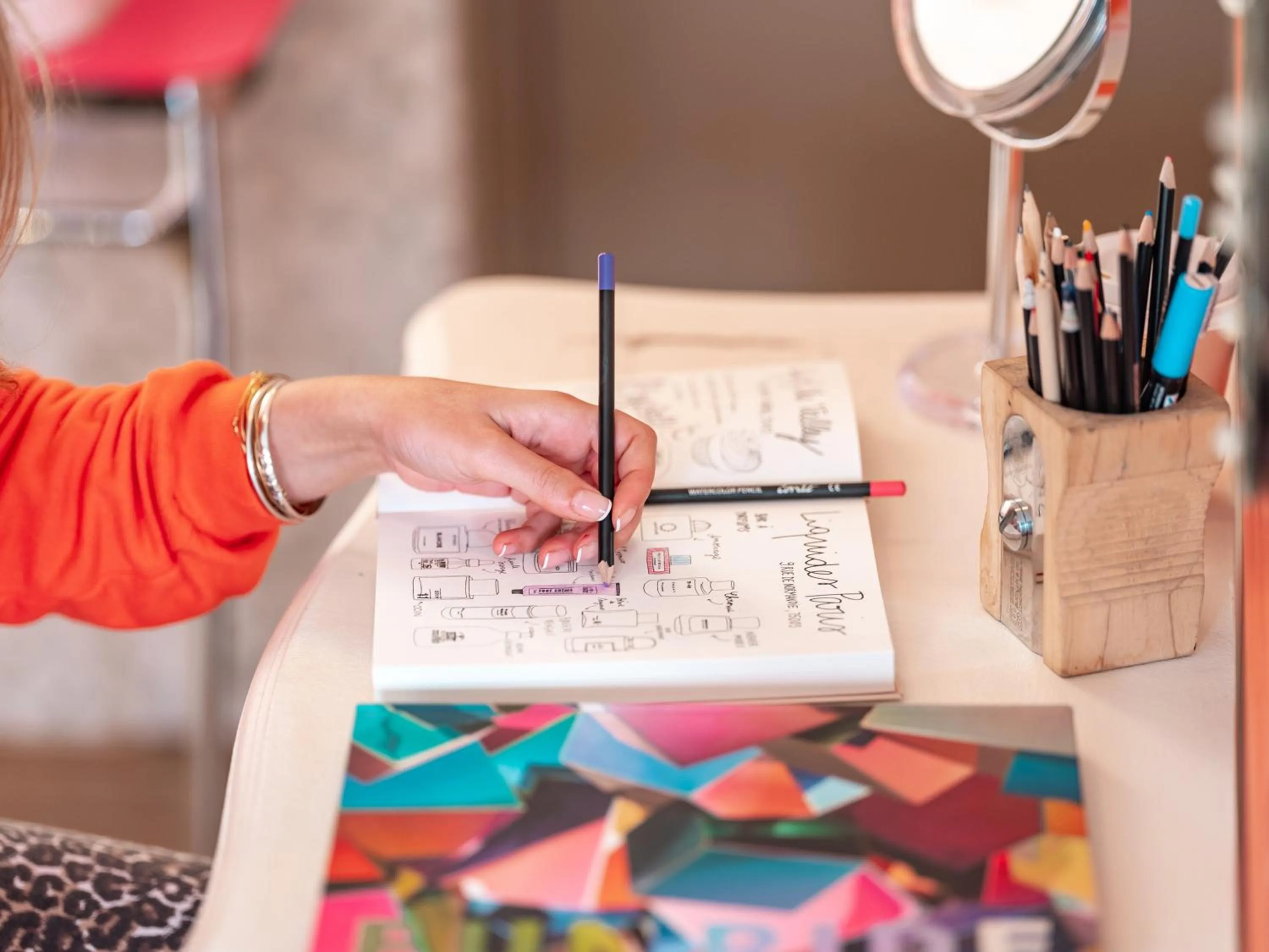 Decorative detail in Hôtel Crayon Rouge - Louvre Palais Royal