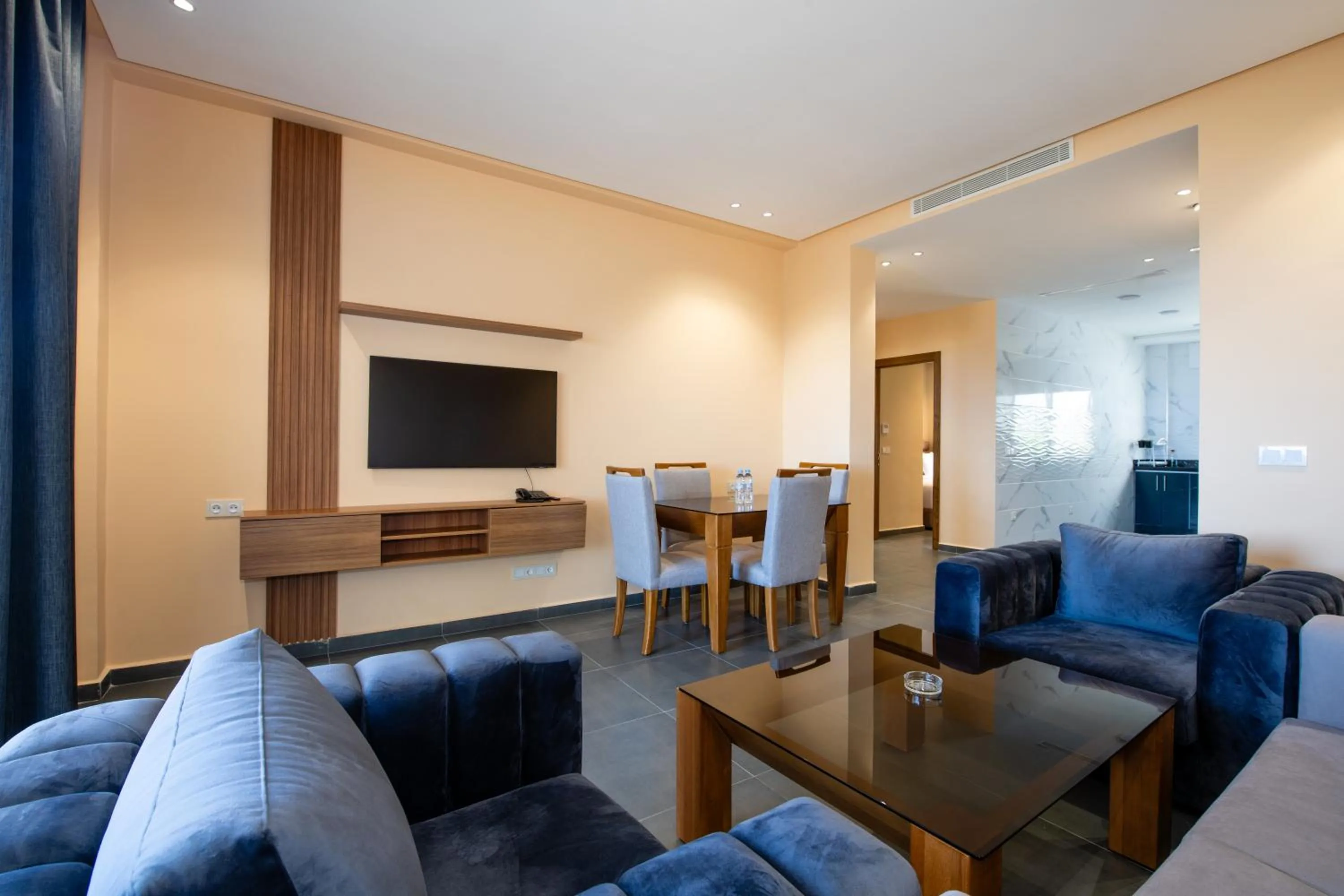 Communal lounge/ TV room in Atlantic Mnar