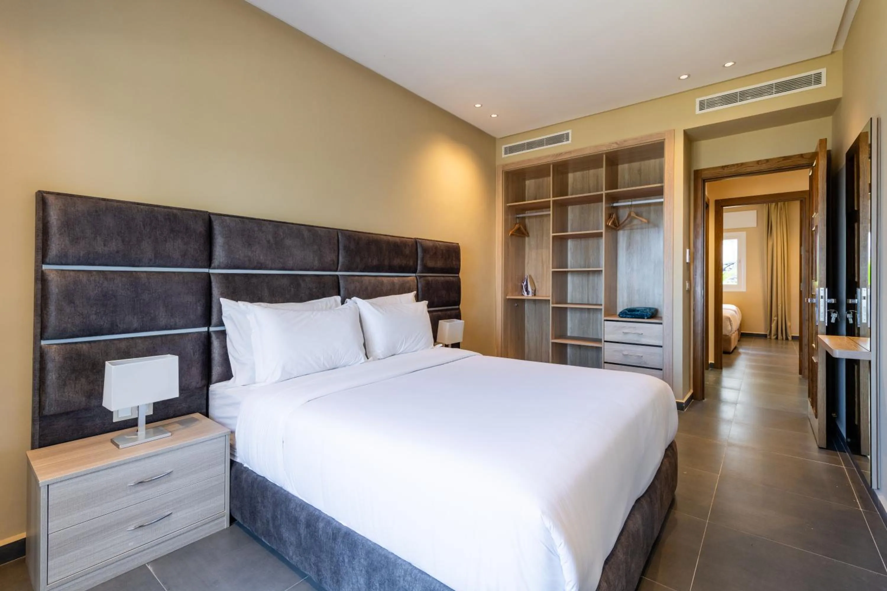 Bedroom, Bed in Atlantic Mnar