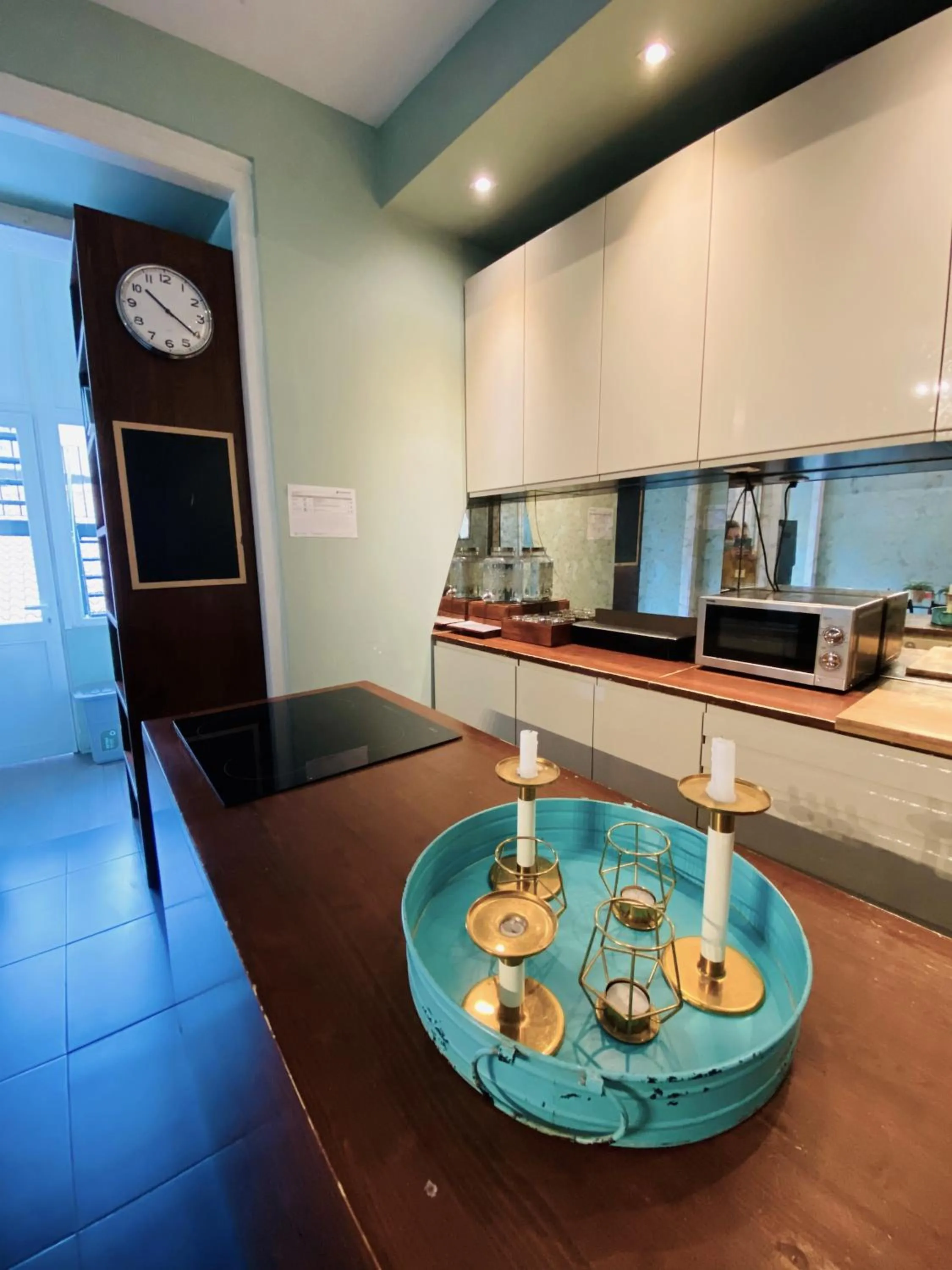 Communal kitchen in Green Heart Hostel