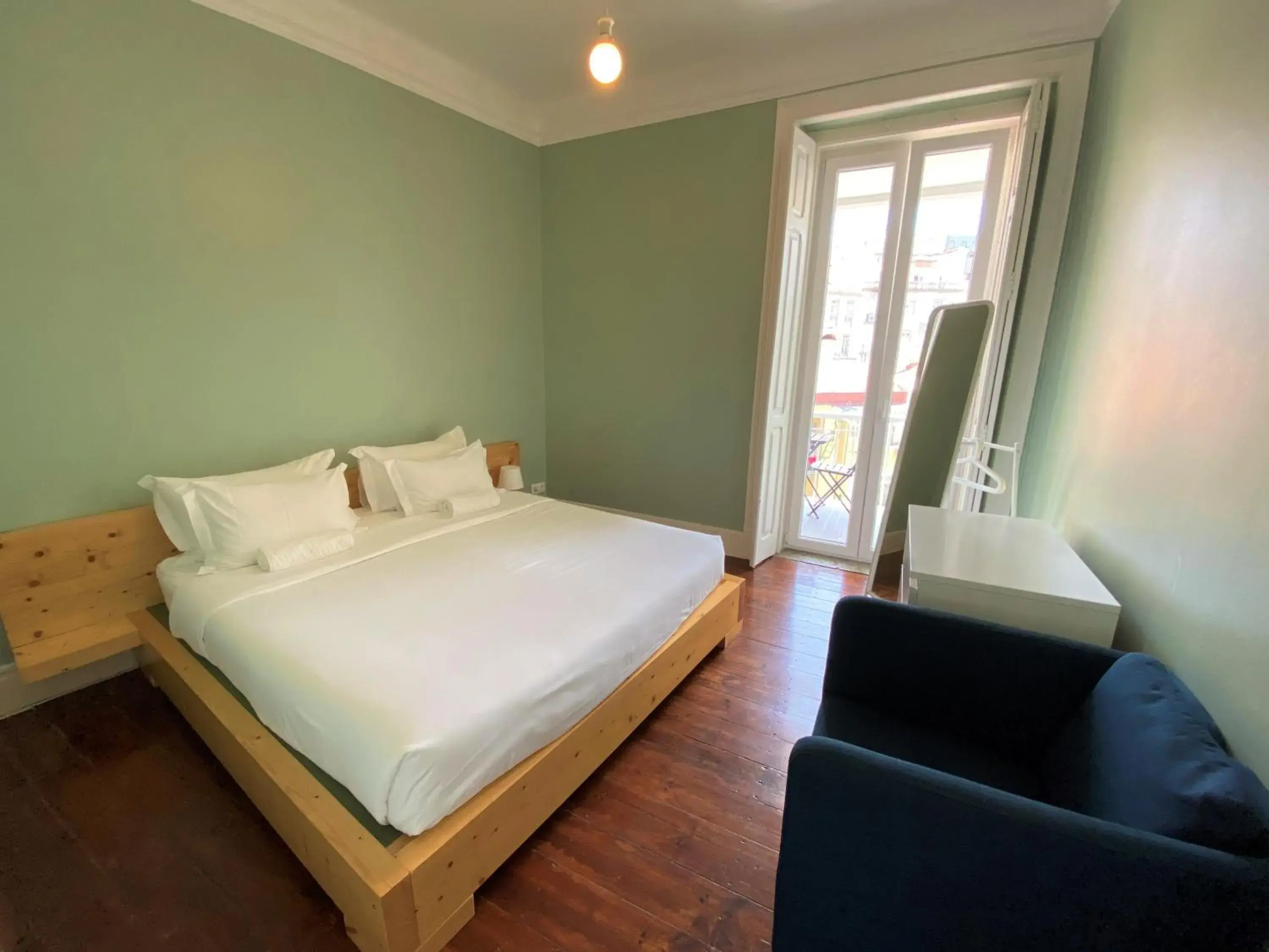 Double Room with Balcony and Shared Bathroom in Green Heart Hostel Double Room with Balcony and Shared Bathroom in Green Heart Hostel