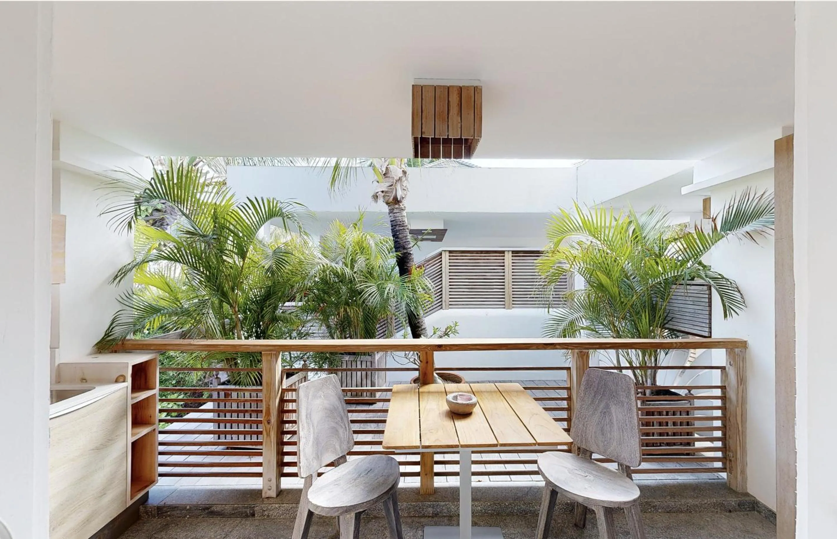 Balcony/Terrace in Hotel Les Ondines Sur La Plage