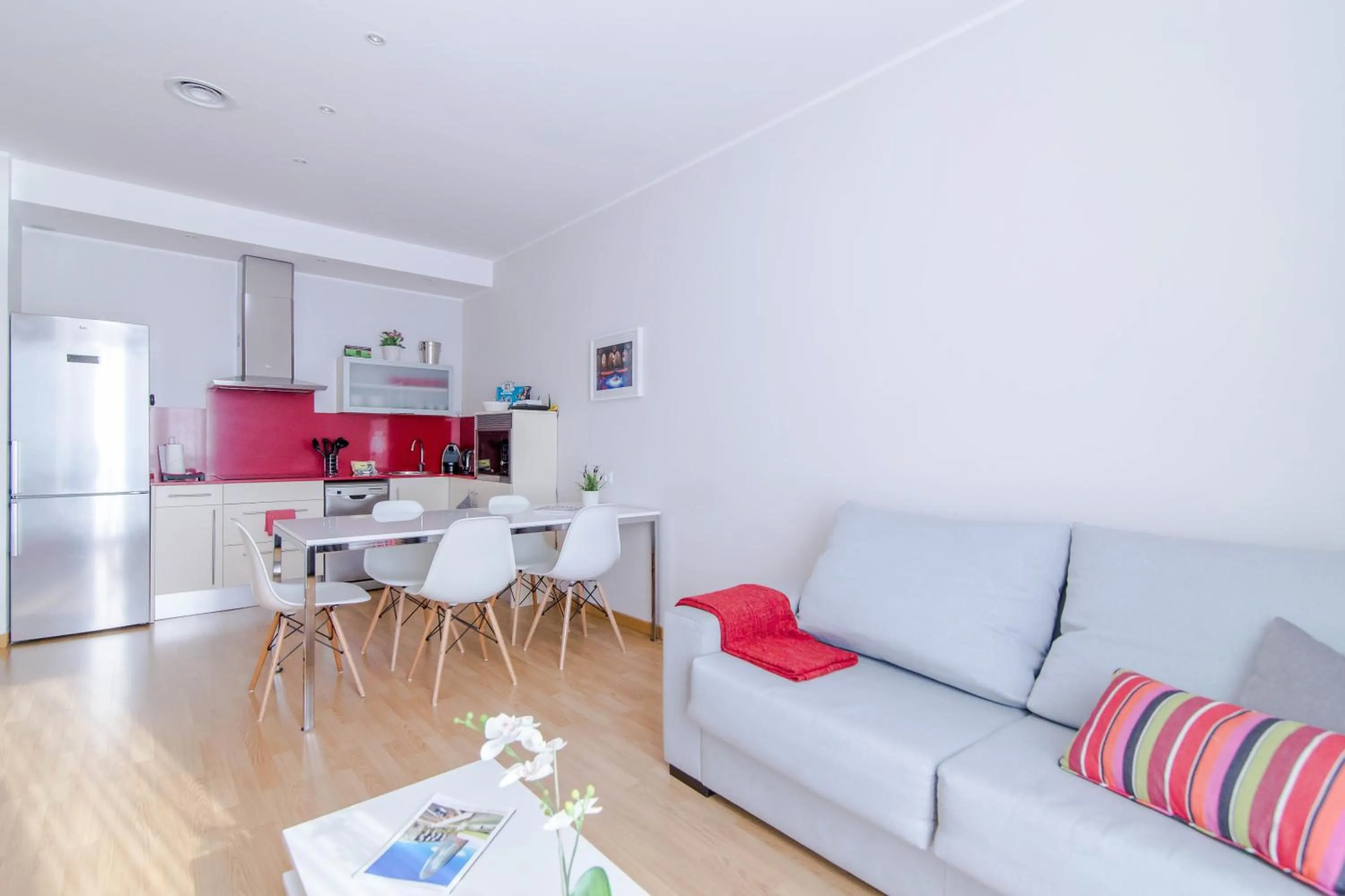 Dining area in Pelayo Deluxe Apartments