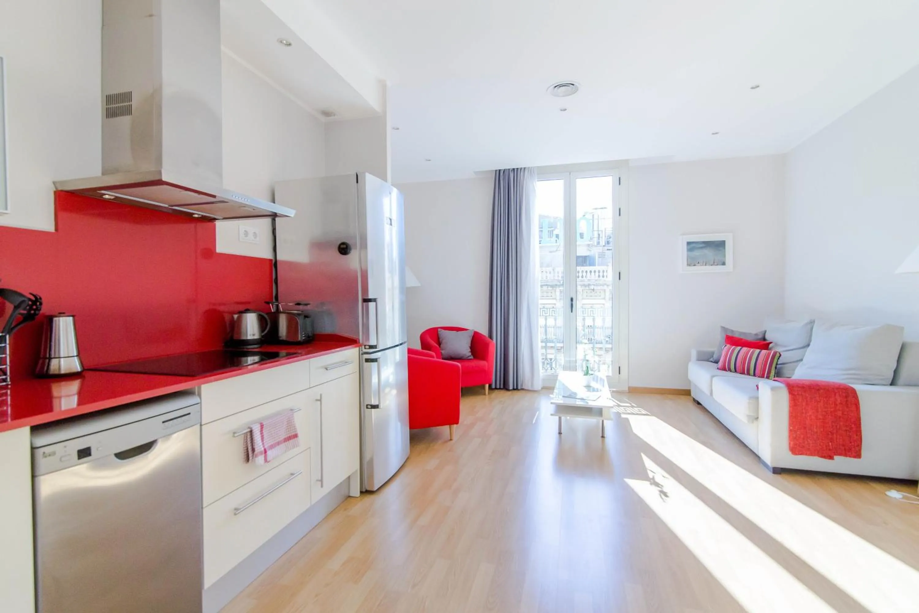 Day in Pelayo Deluxe Apartments