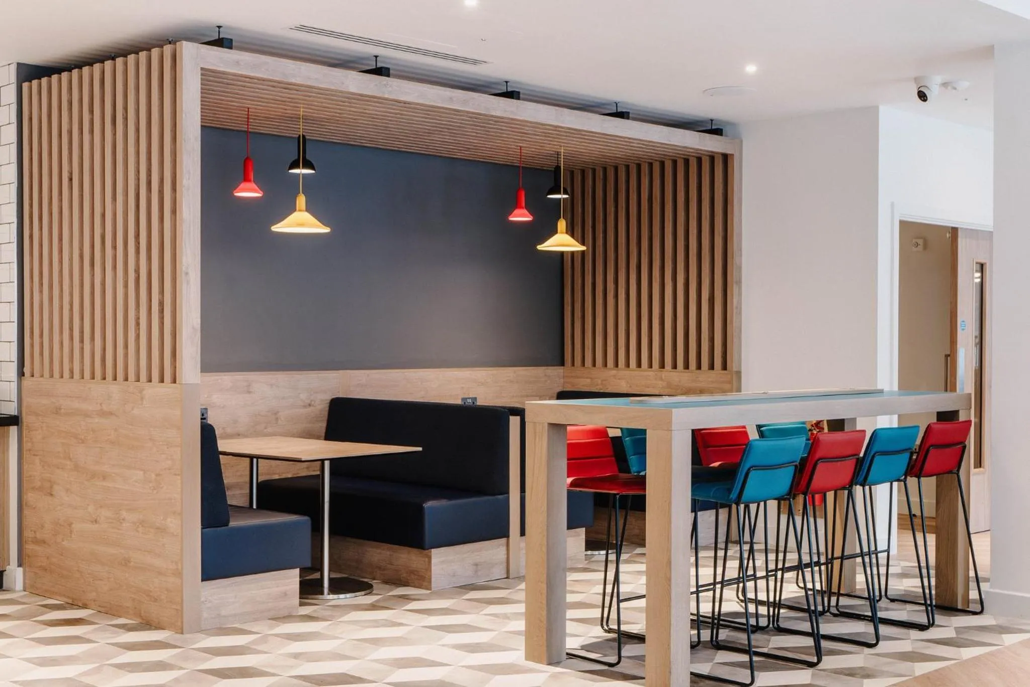 Restaurant/places to eat in Holiday Inn Express Liverpool - Central by IHG