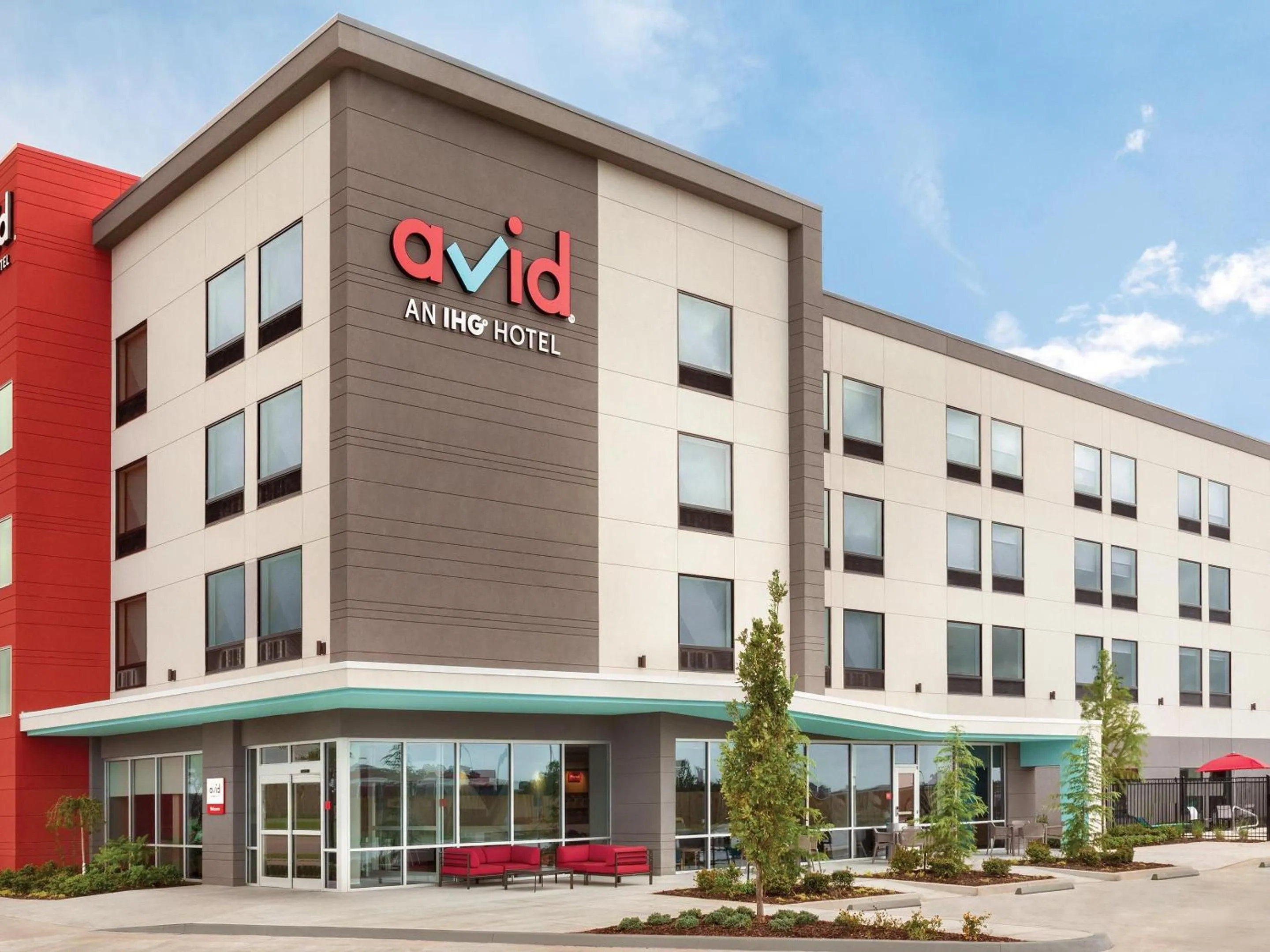Property building in avid hotel Traverse City by IHG