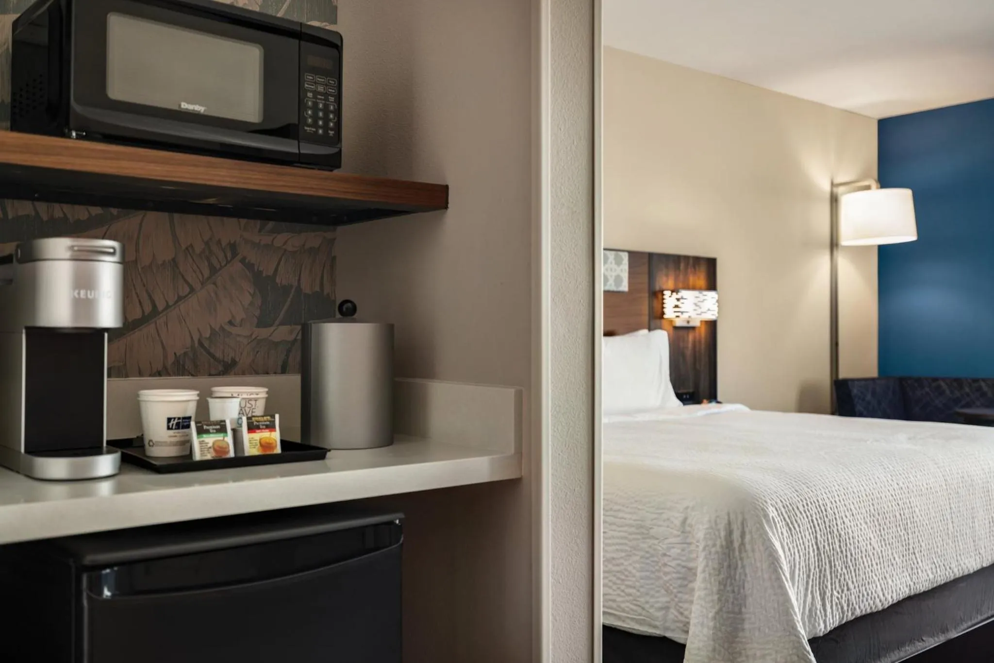 Photo of the whole room, Bed in Holiday Inn Express Cape Canaveral by IHG