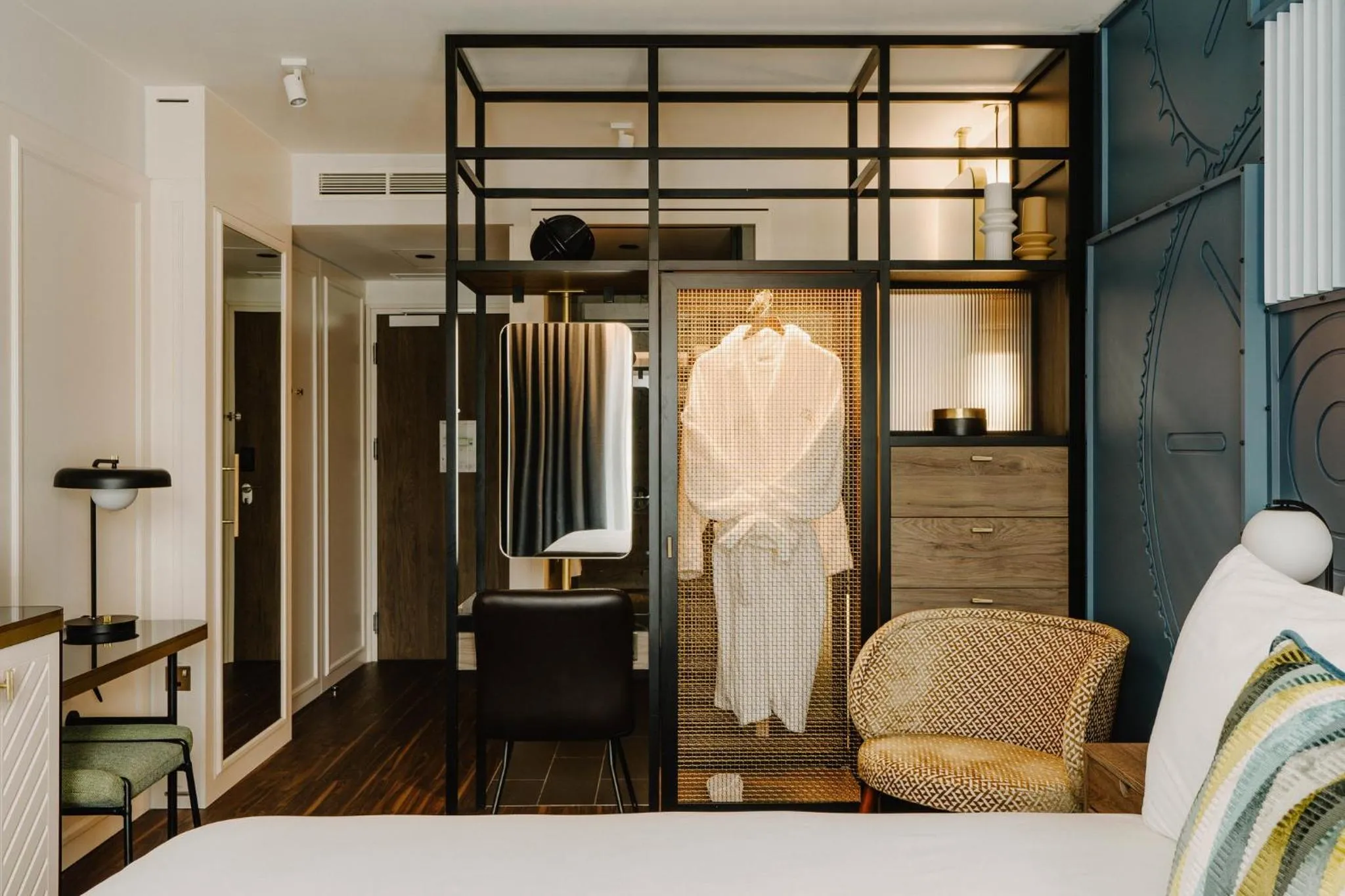 Photo of the whole room, Bed in The Halyard Liverpool, Vignette Collection by IHG