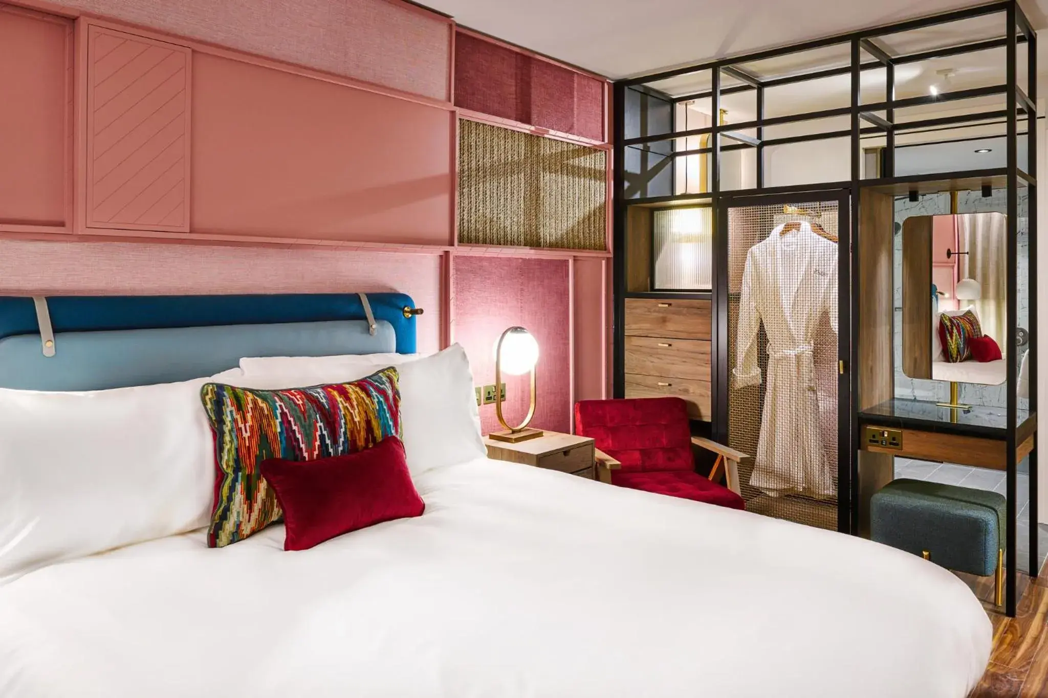 Photo of the whole room, Bed in The Halyard Liverpool, Vignette Collection by IHG Photo of the whole room, Bed in The Halyard Liverpool, Vignette Collection by IHG