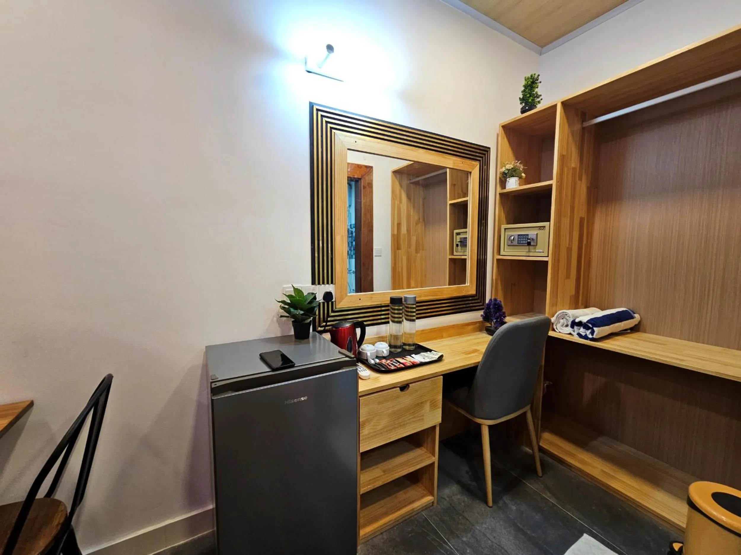 hair dresser in Batuta Maldives Inn