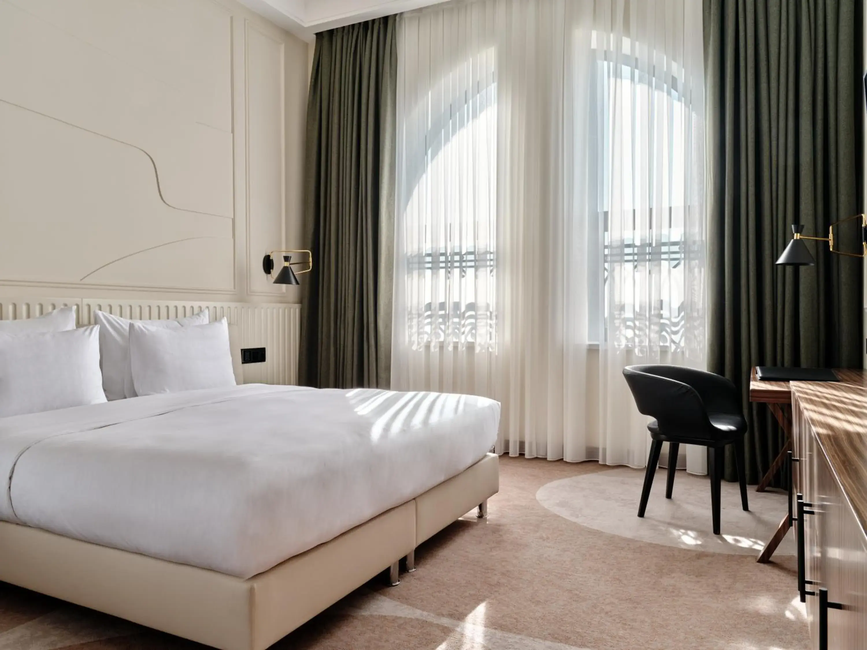 Bed in Crowne Plaza Tashkent, an IHG Hotel Bed in Crowne Plaza Tashkent, an IHG Hotel