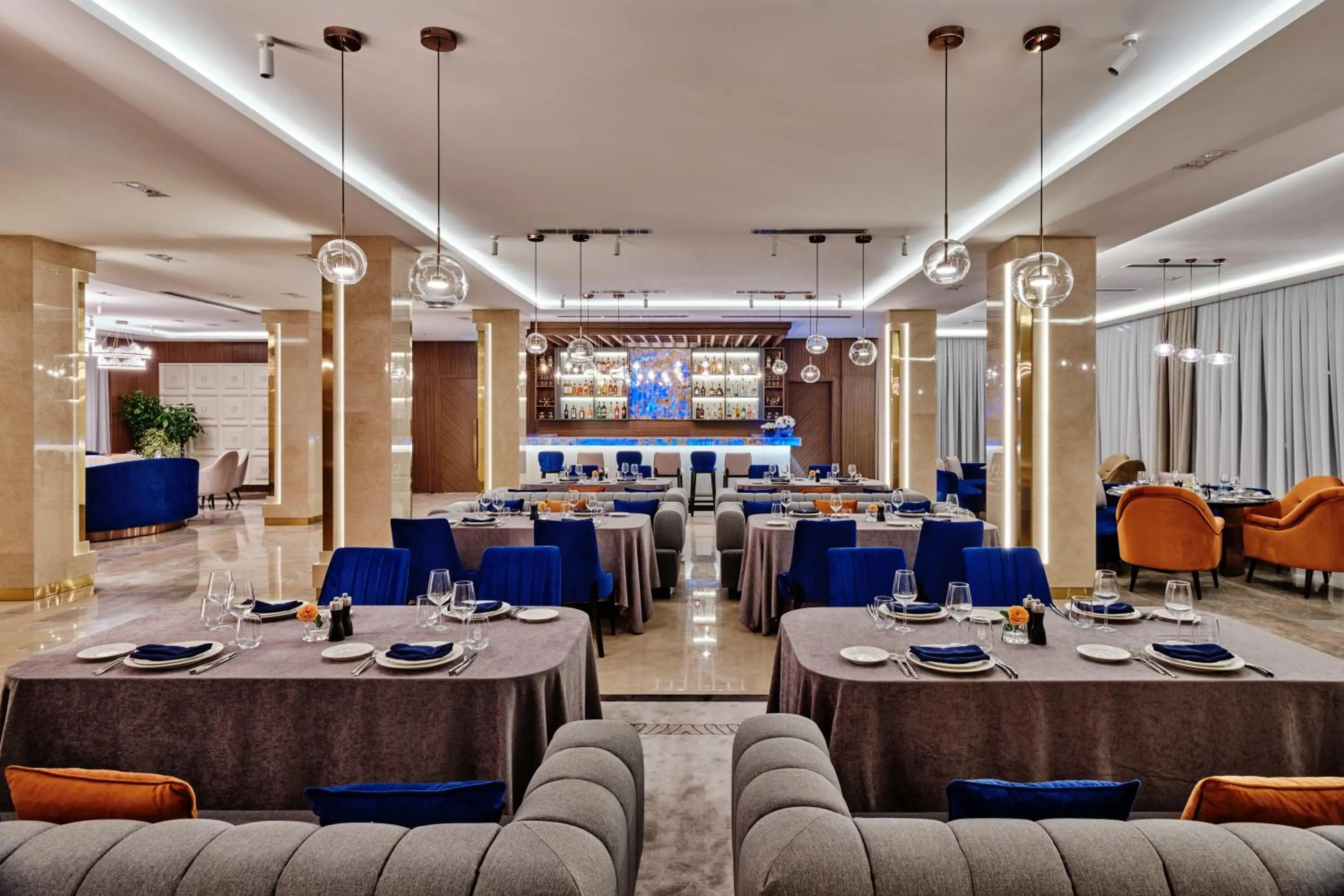 Restaurant/places to eat in Crowne Plaza Tashkent, an IHG Hotel