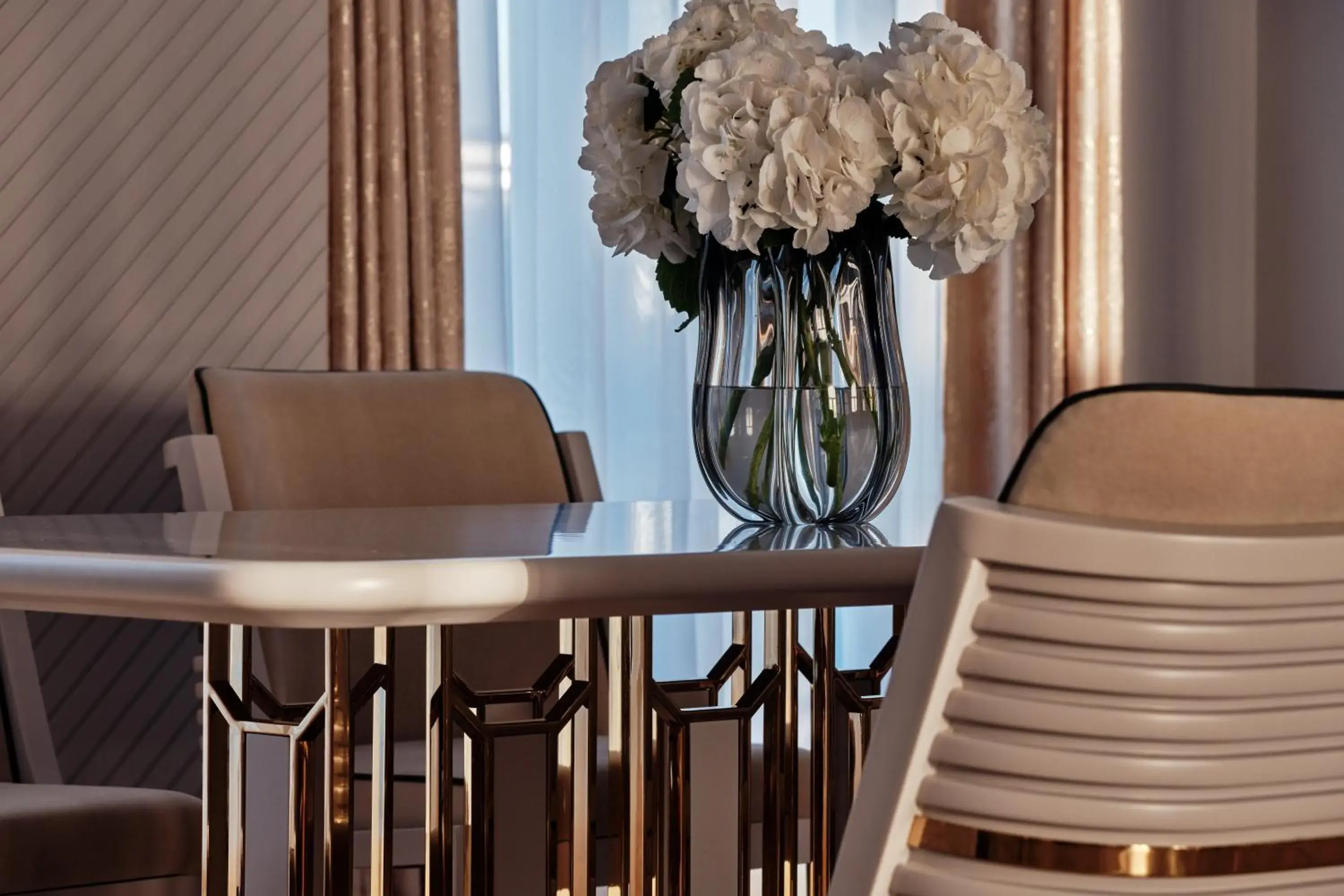 Living room in Crowne Plaza Tashkent, an IHG Hotel Living room in Crowne Plaza Tashkent, an IHG Hotel