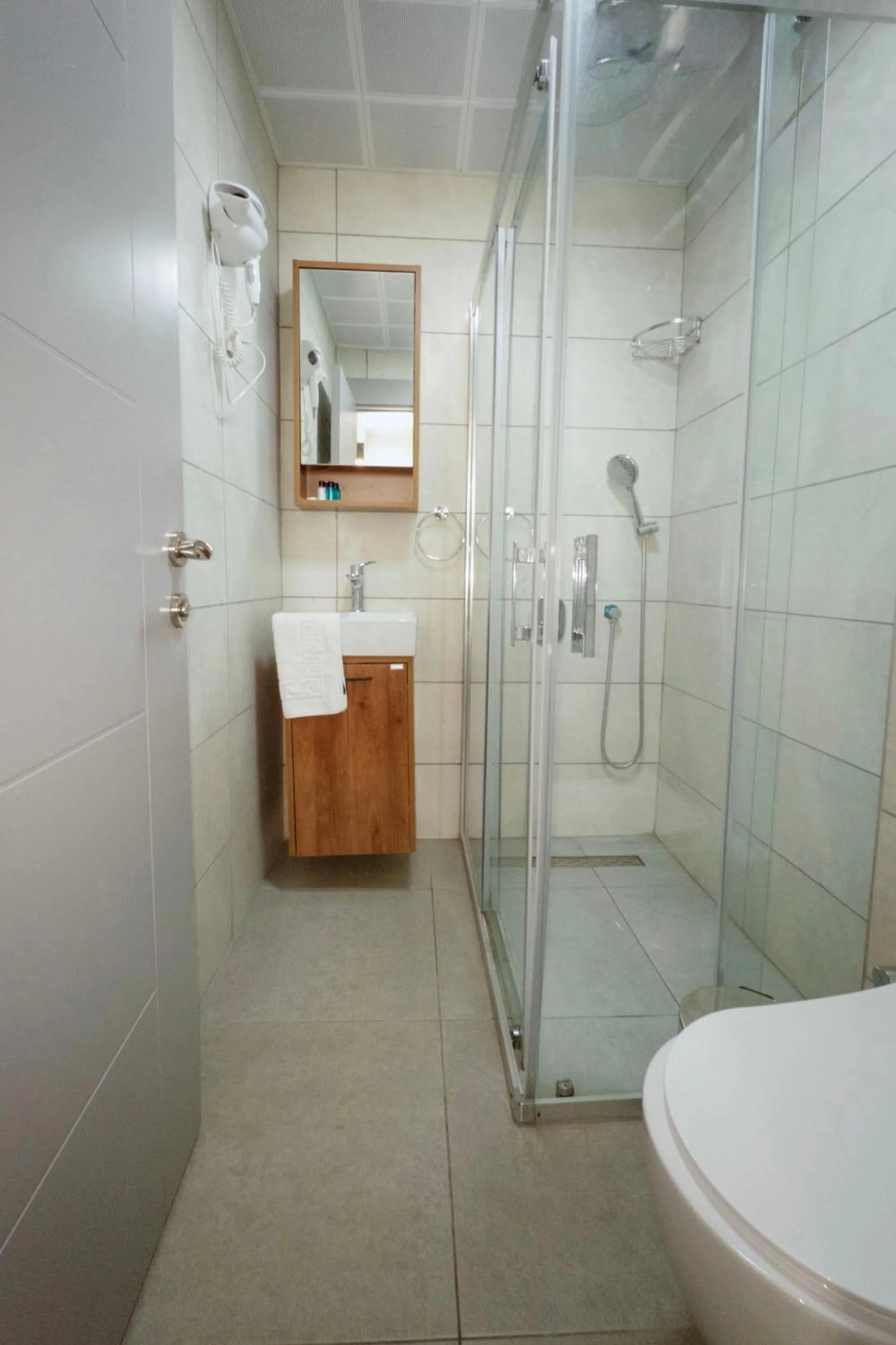 Shower in Premier Inn City Antalya