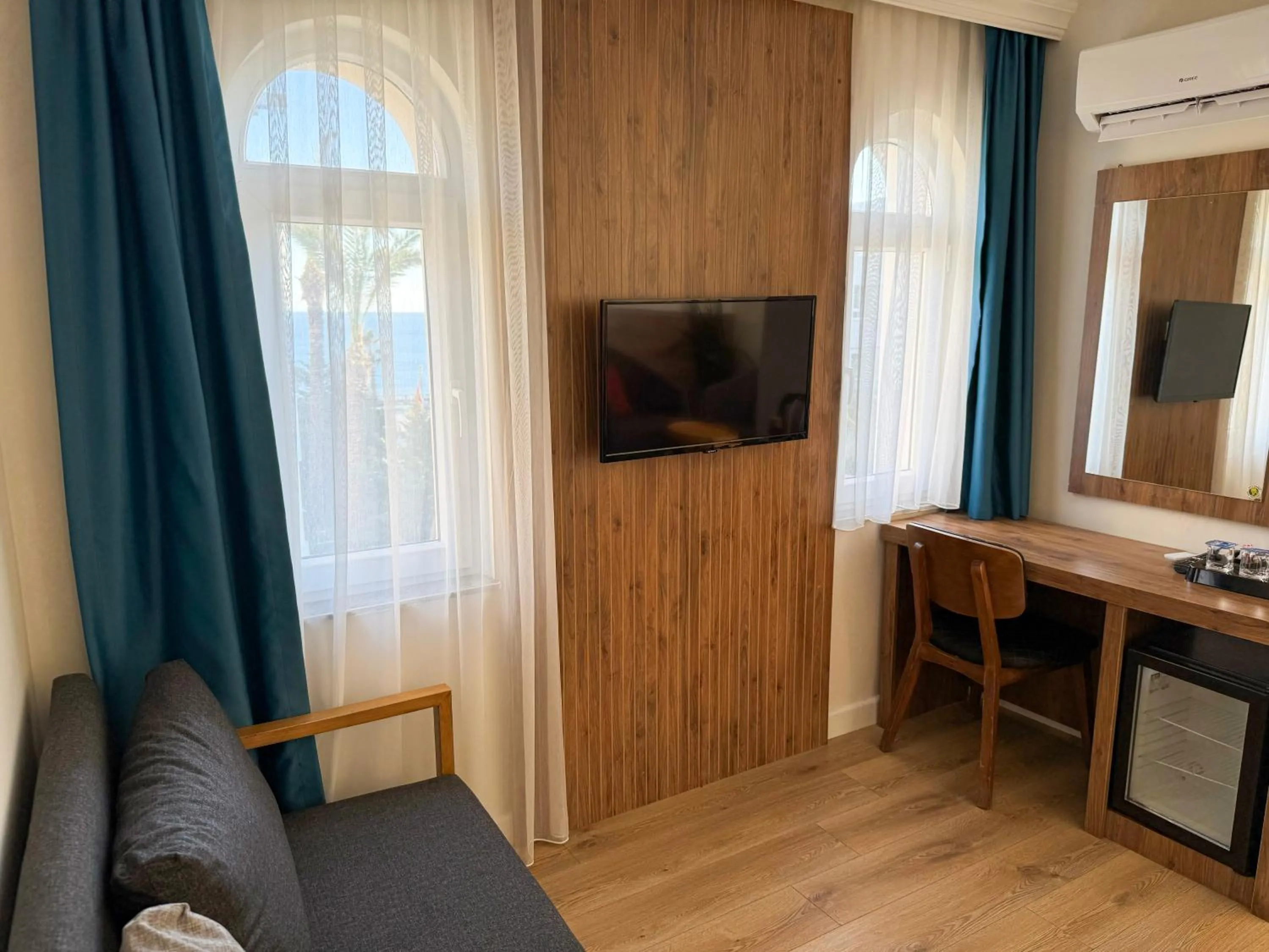 Bed in Premier Inn City Antalya