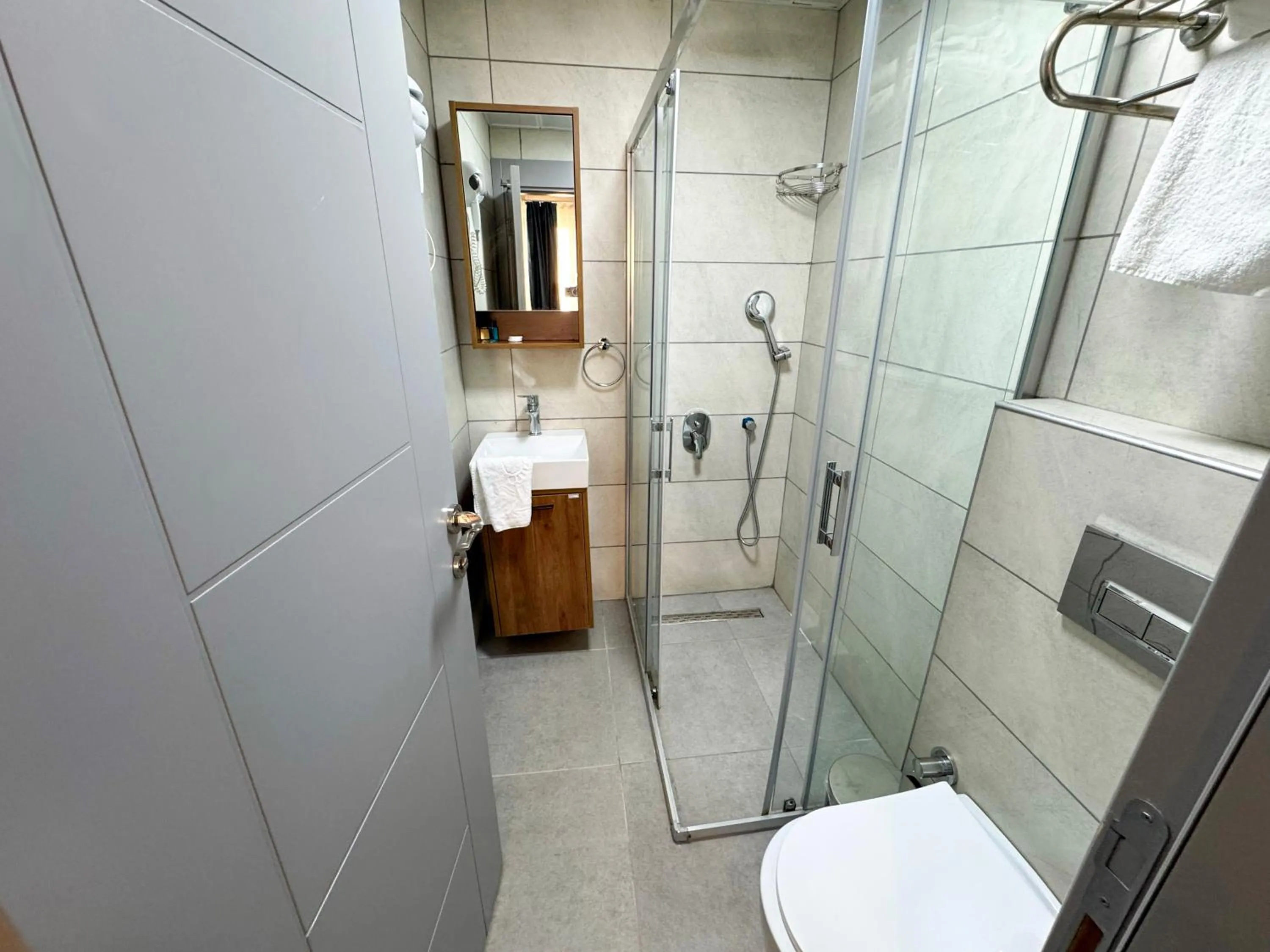 Shower in Premier Inn City Antalya