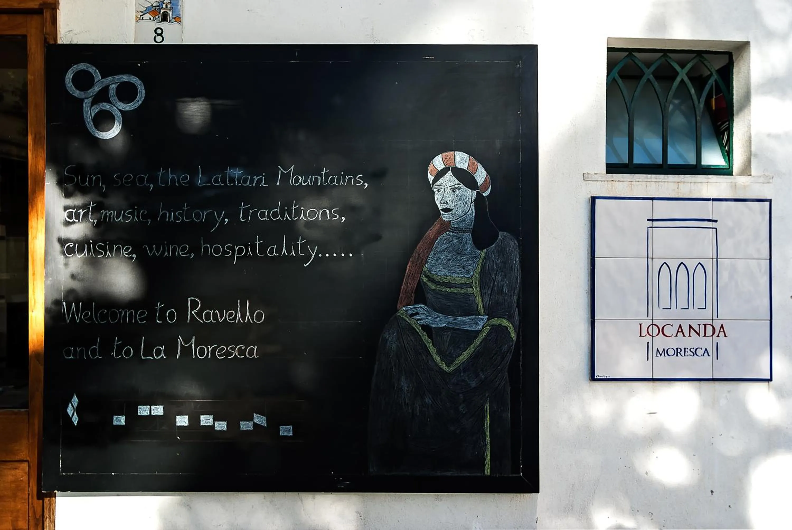 Text overlay in La Moresca