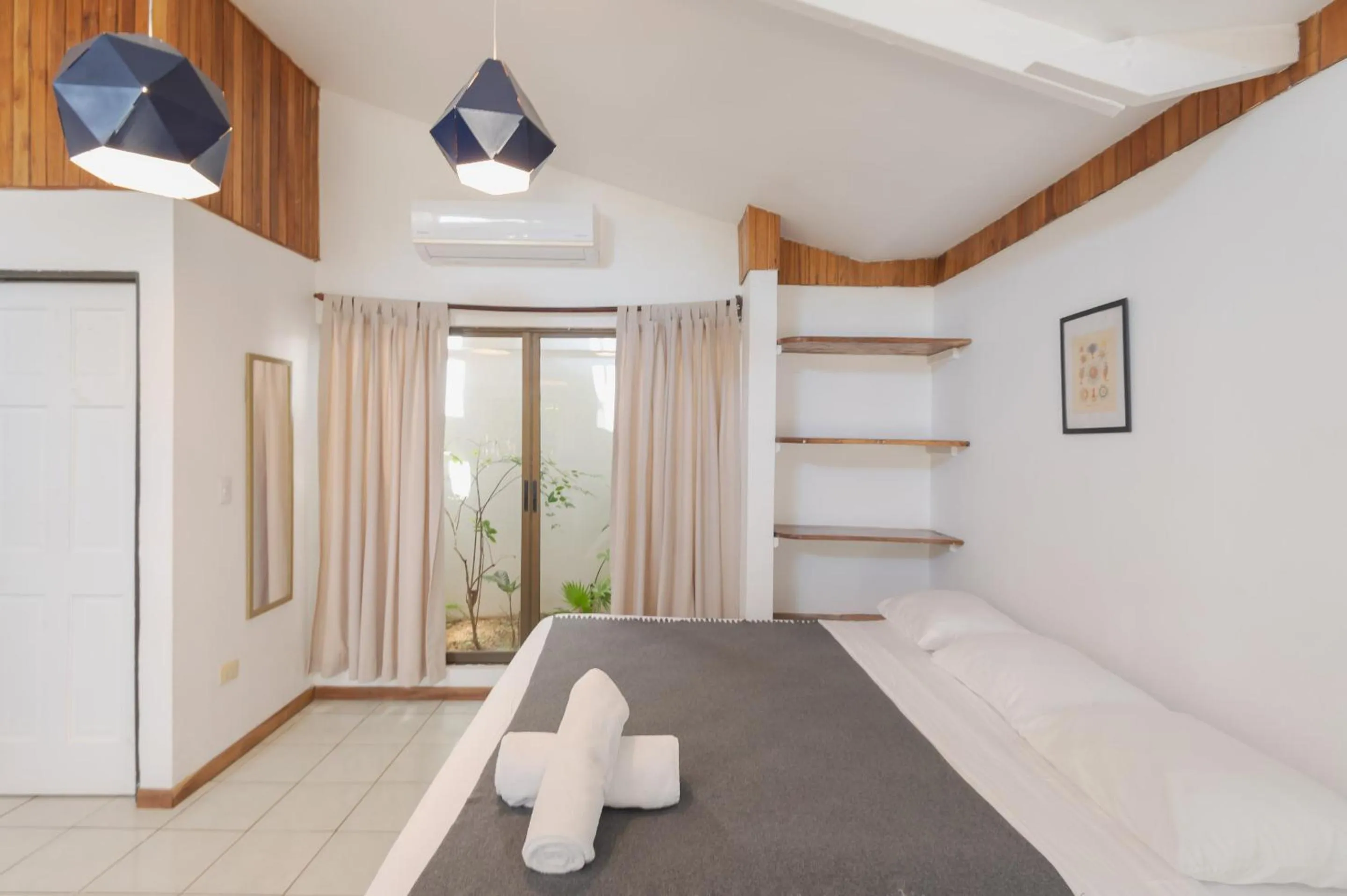 Bedroom, Bed in Maoritsio Garden Studios