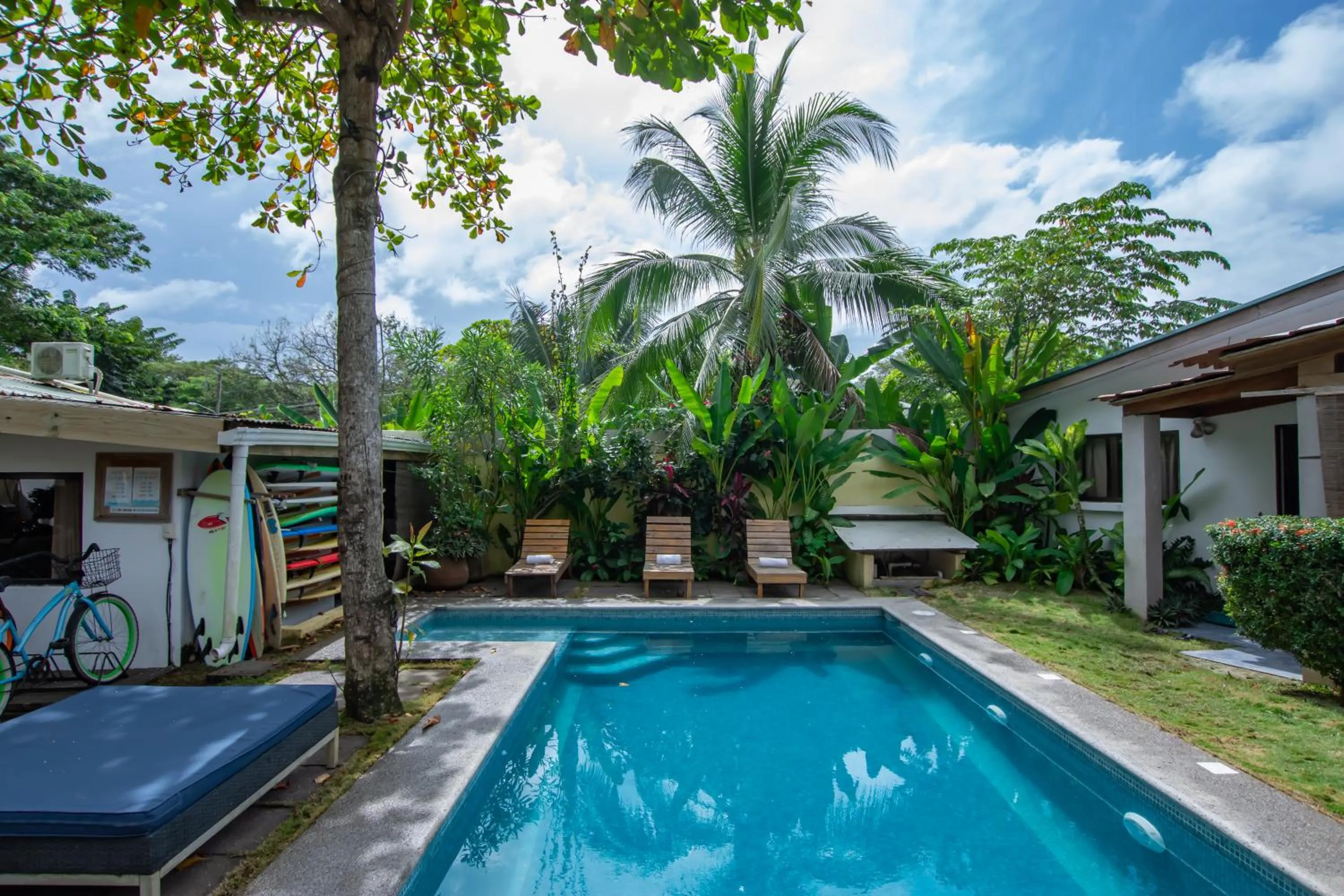 Swimming pool in Maoritsio Garden Studios