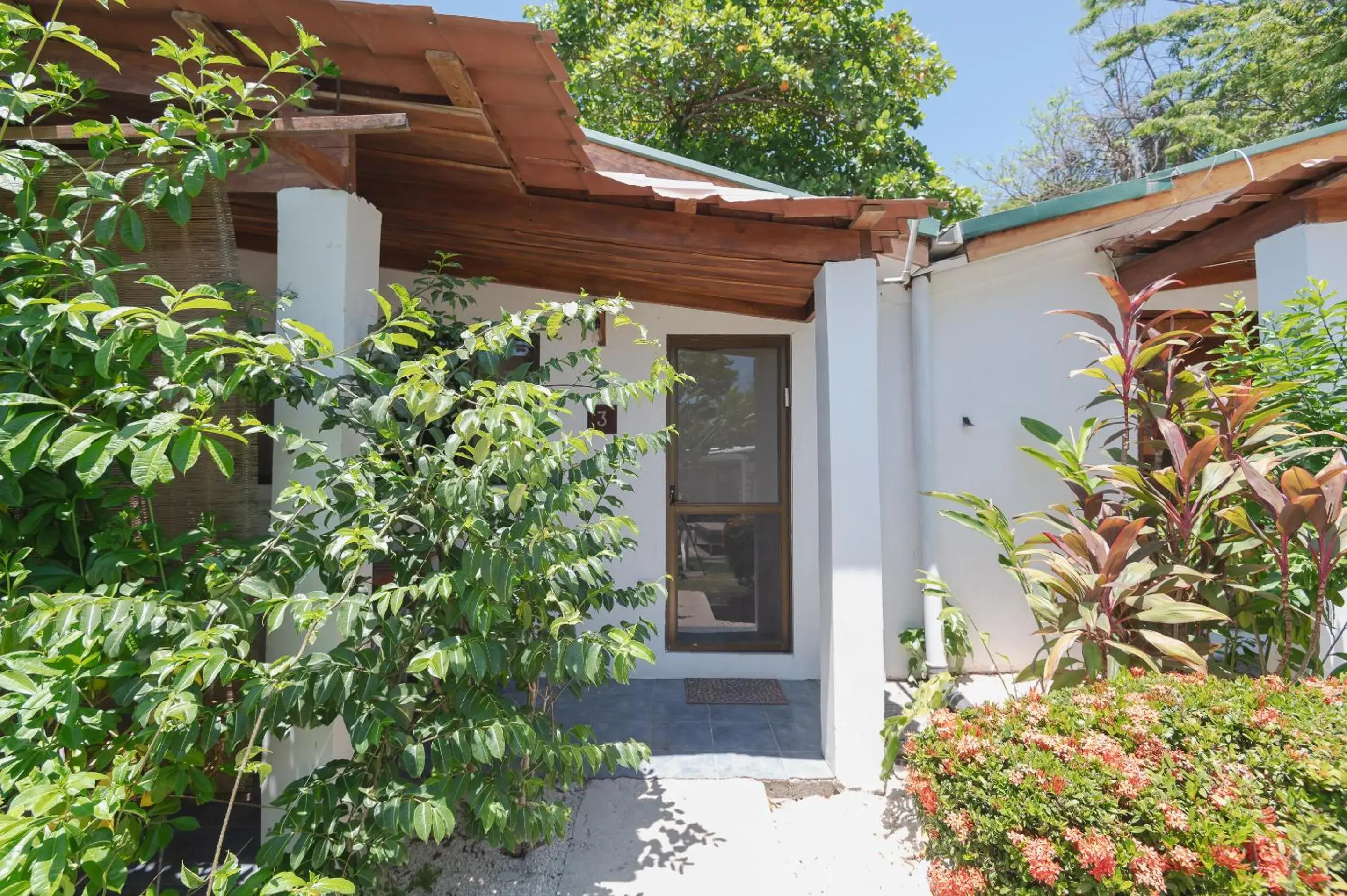 Studio Apartment in Maoritsio Garden Studios Studio Apartment in Maoritsio Garden Studios