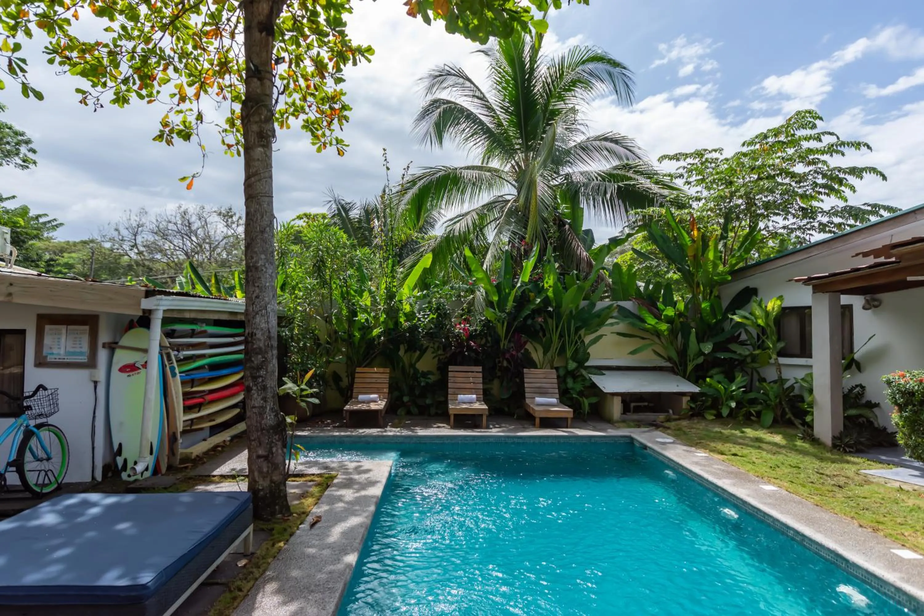 Swimming pool in Maoritsio Garden Studios