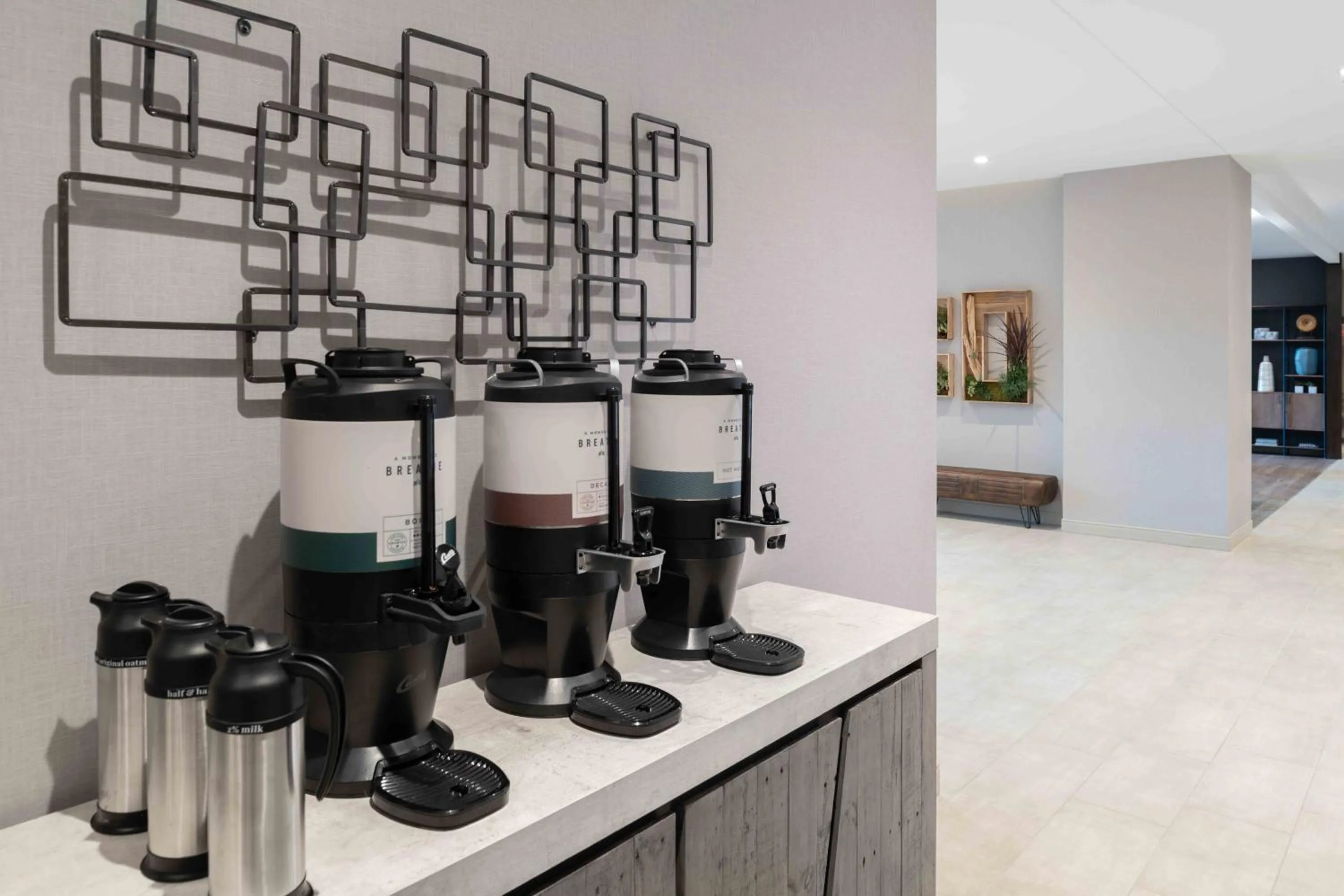Coffee/tea facilities in TownePlace Suites by Marriott Framingham