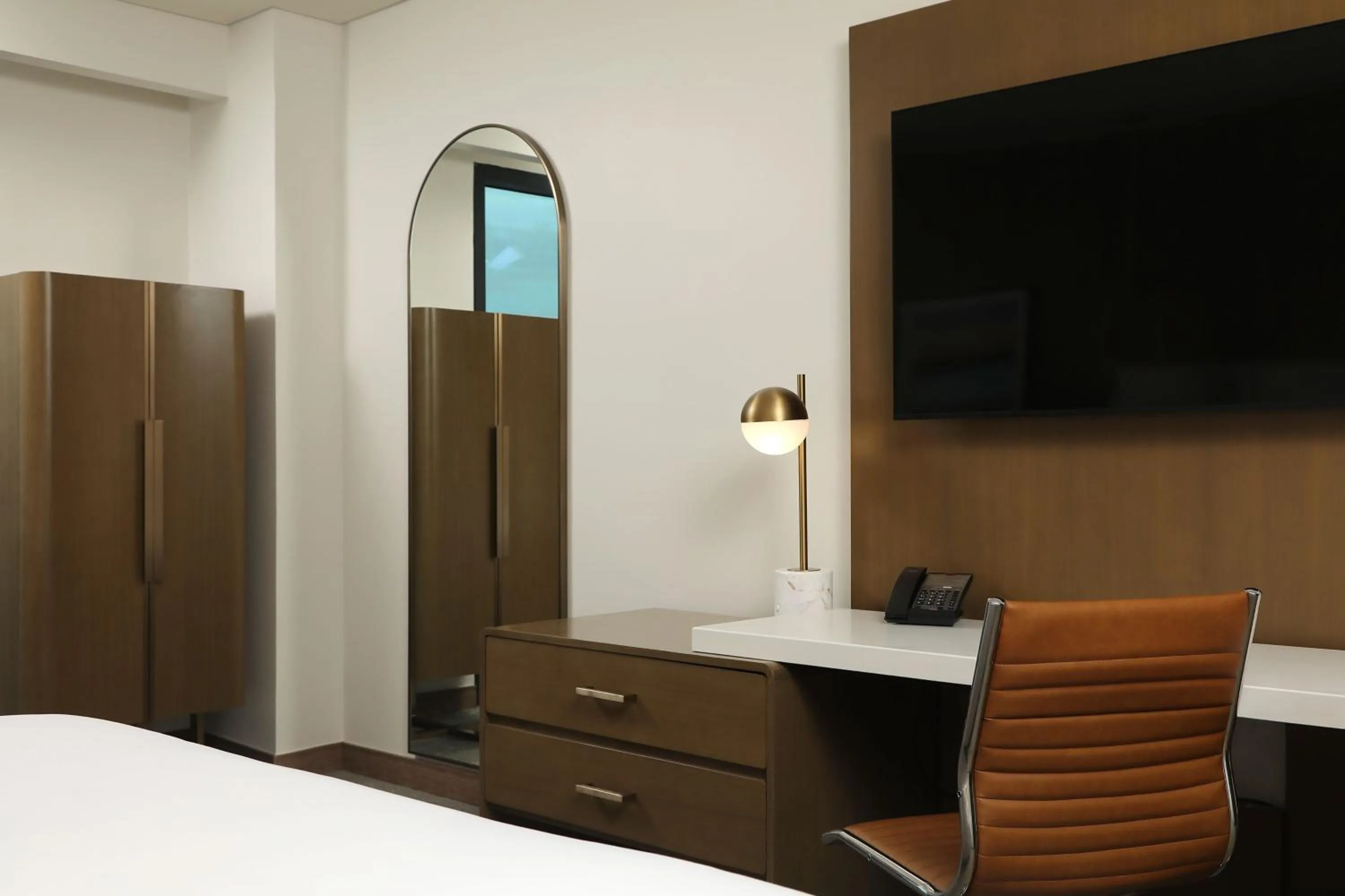 Photo of the whole room, Bed in Courtyard by Marriott Santo Domingo Piantini