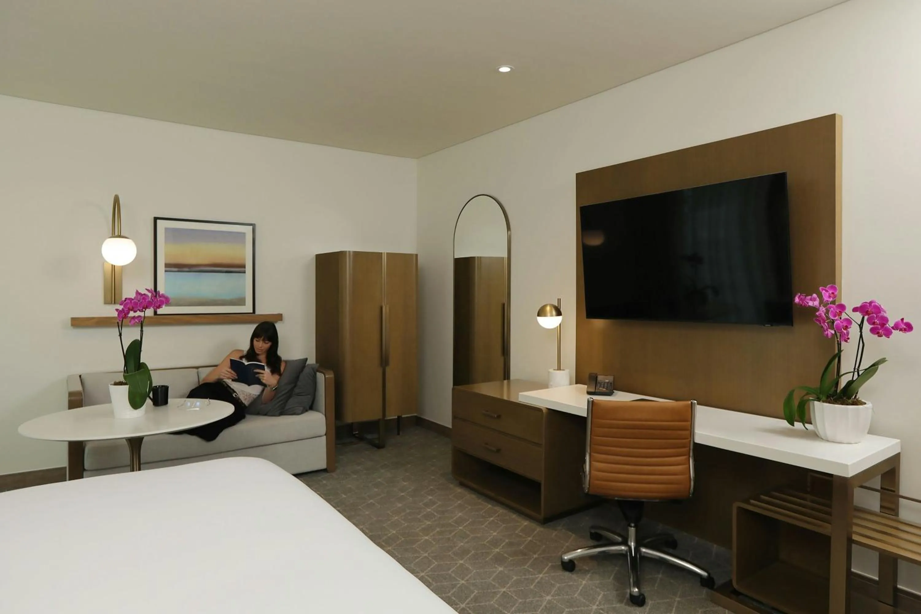 Photo of the whole room, Bed in Courtyard by Marriott Santo Domingo Piantini