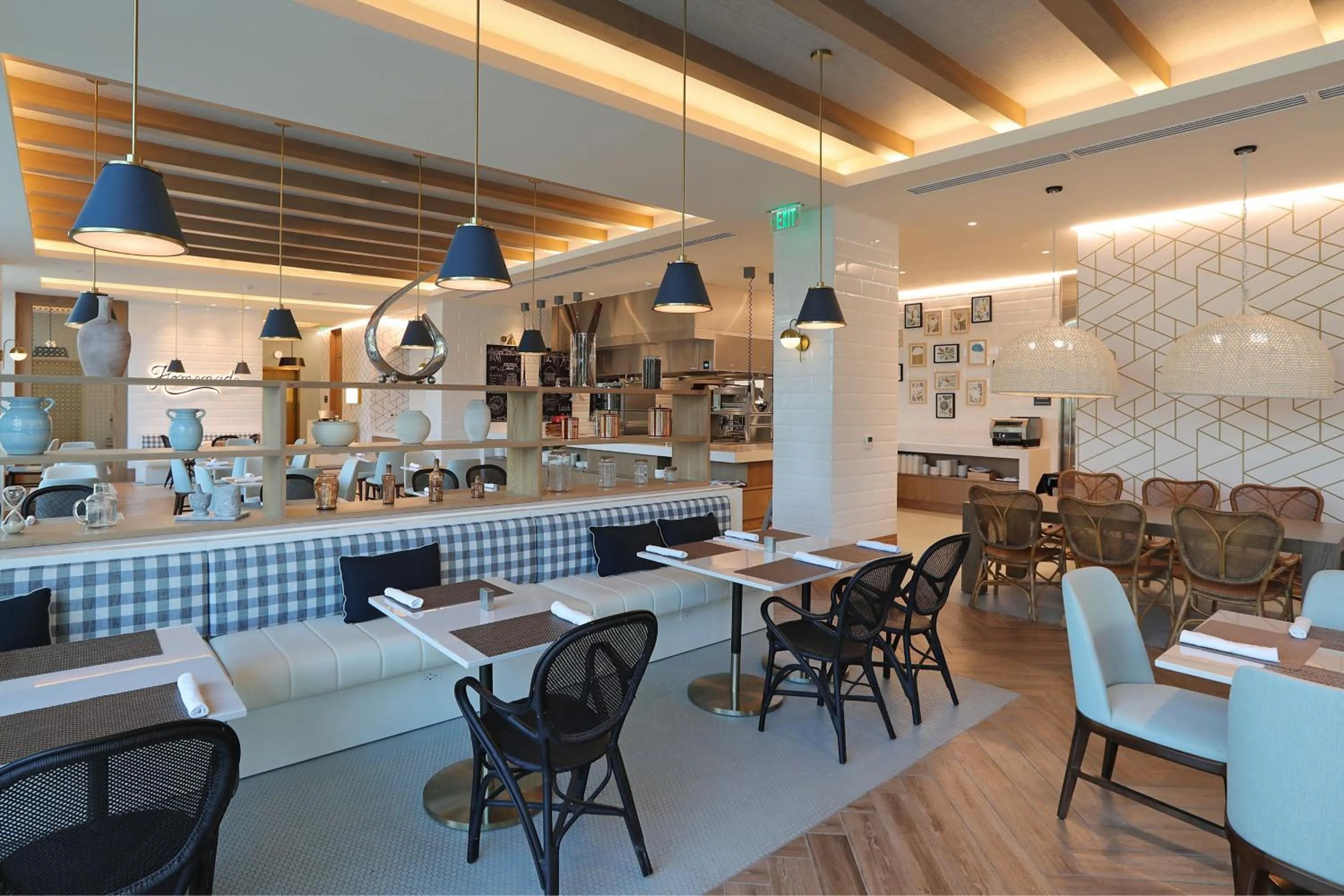 Restaurant/places to eat in Courtyard by Marriott Santo Domingo Piantini