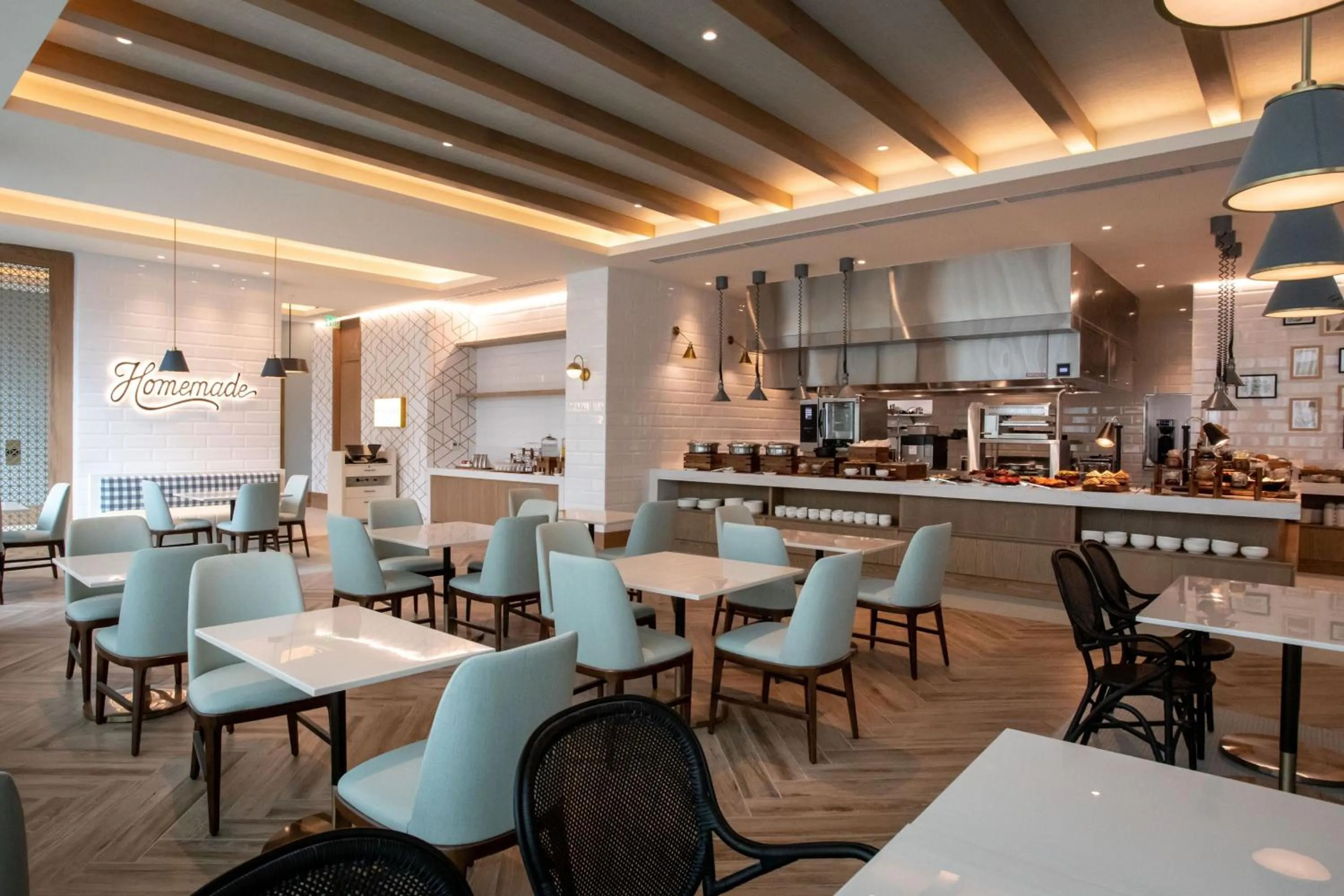 Restaurant/places to eat in Courtyard by Marriott Santo Domingo Piantini