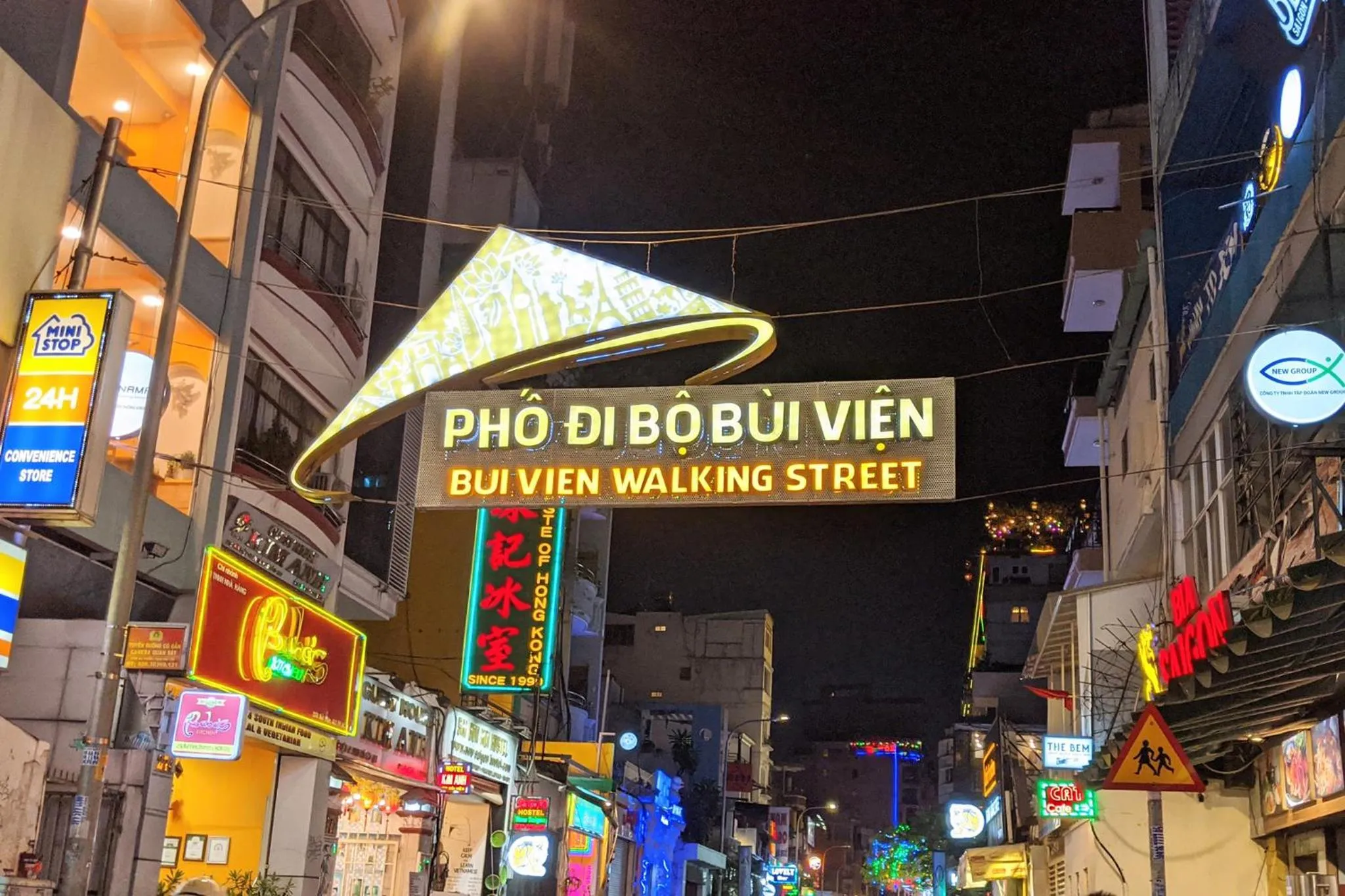 Neighbourhood in Northern Hostel - Bui Vien Walking Street