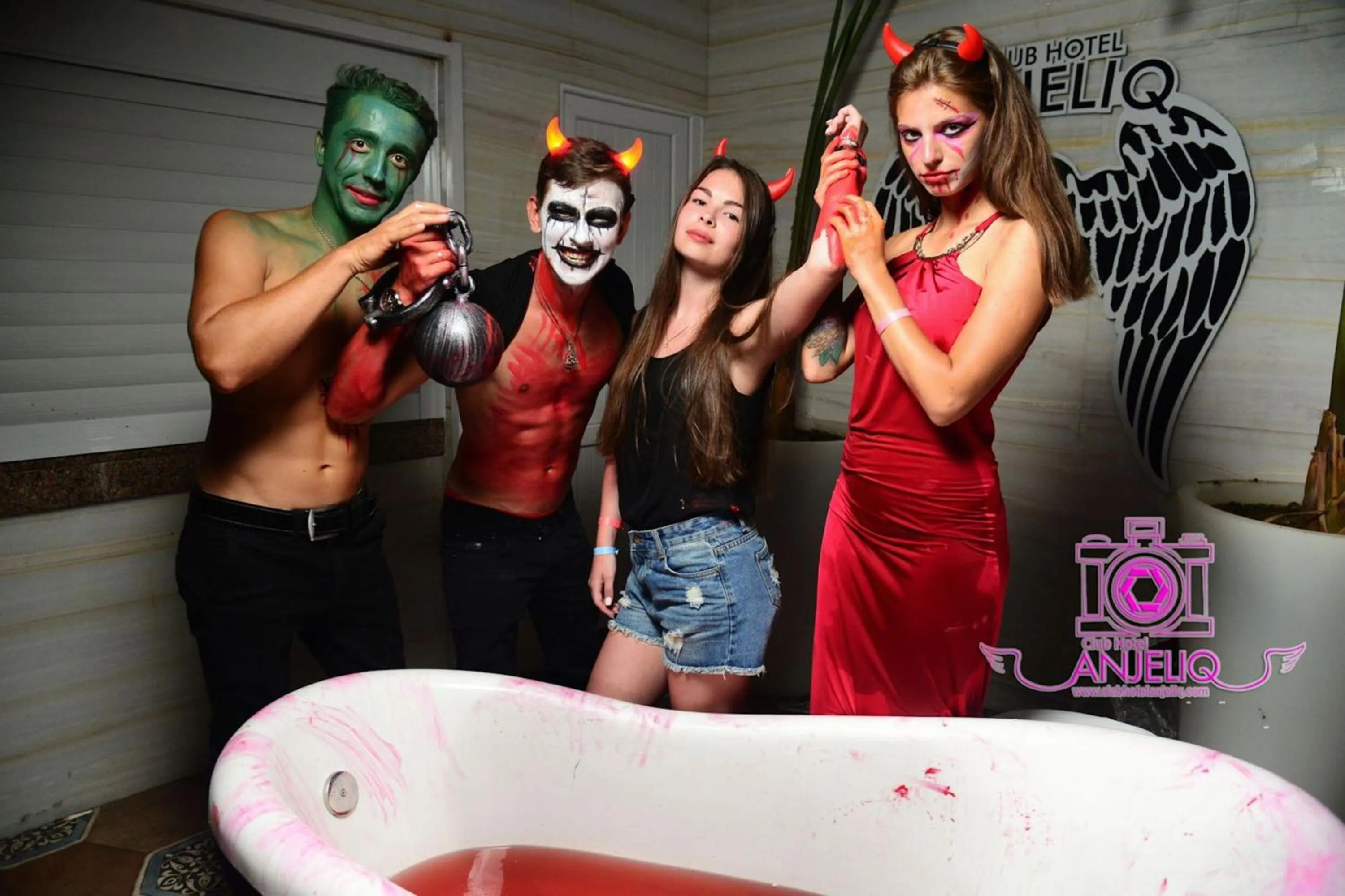 People in Club Hotel Anjeliq