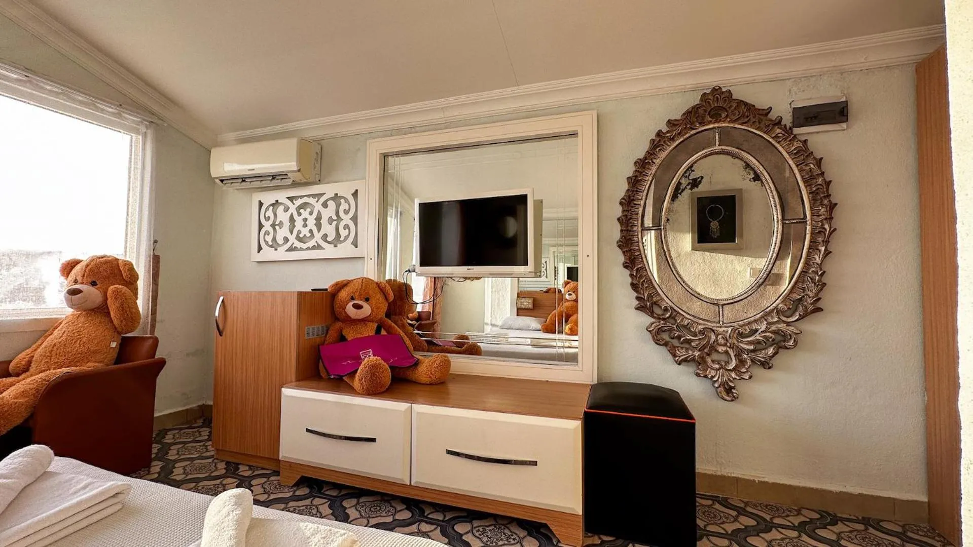 Bed in Club Hotel Anjeliq