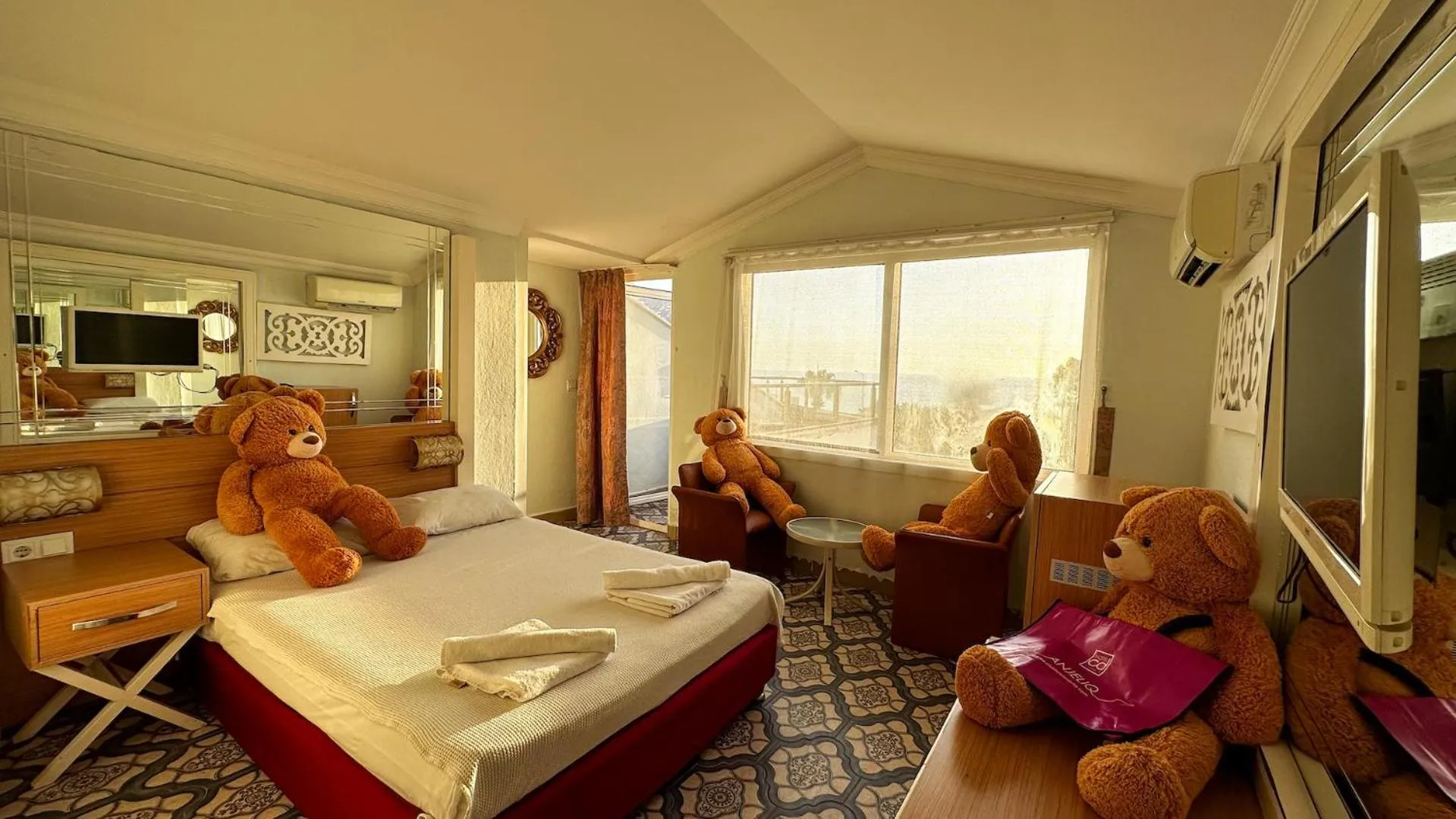 Bed in Club Hotel Anjeliq