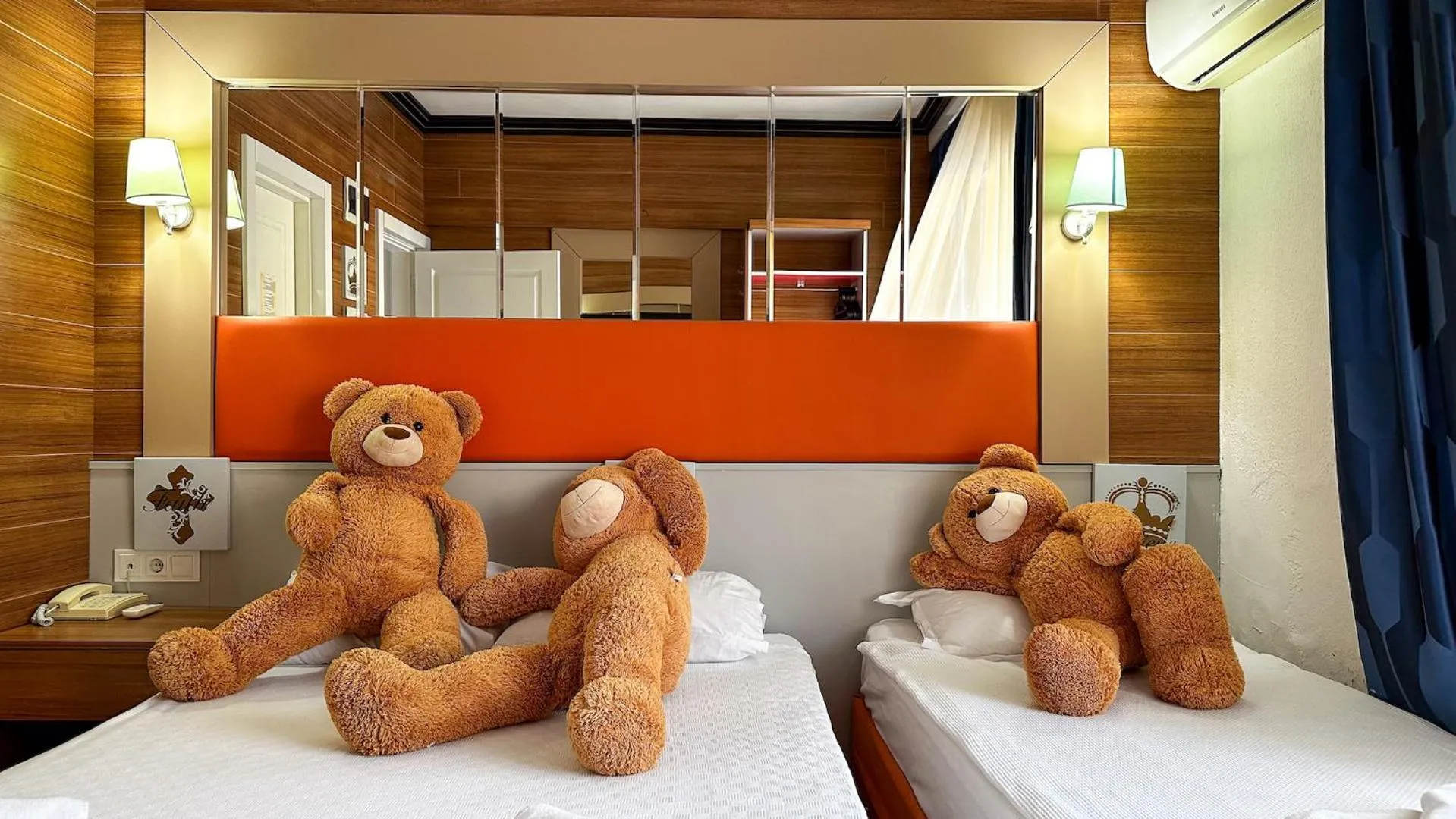 Bed in Club Hotel Anjeliq