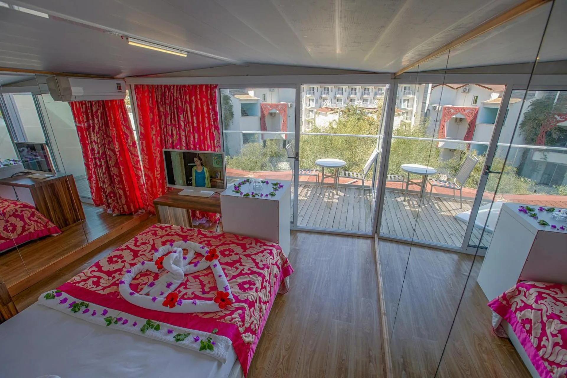 Bed in Club Hotel Anjeliq