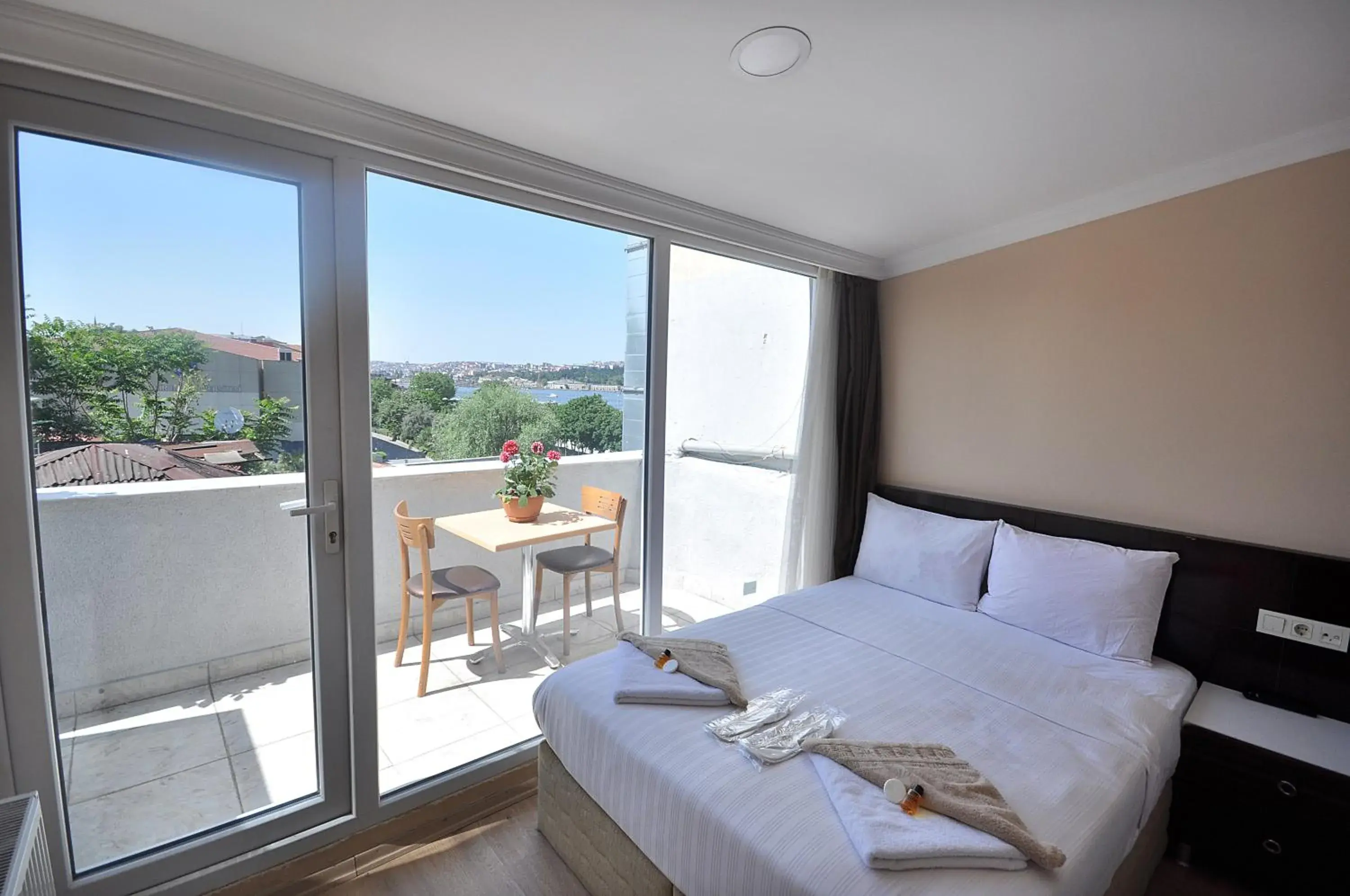 Balcony/Terrace, Bed in Hotel Baykal Balcony/Terrace, Bed in Hotel Baykal
