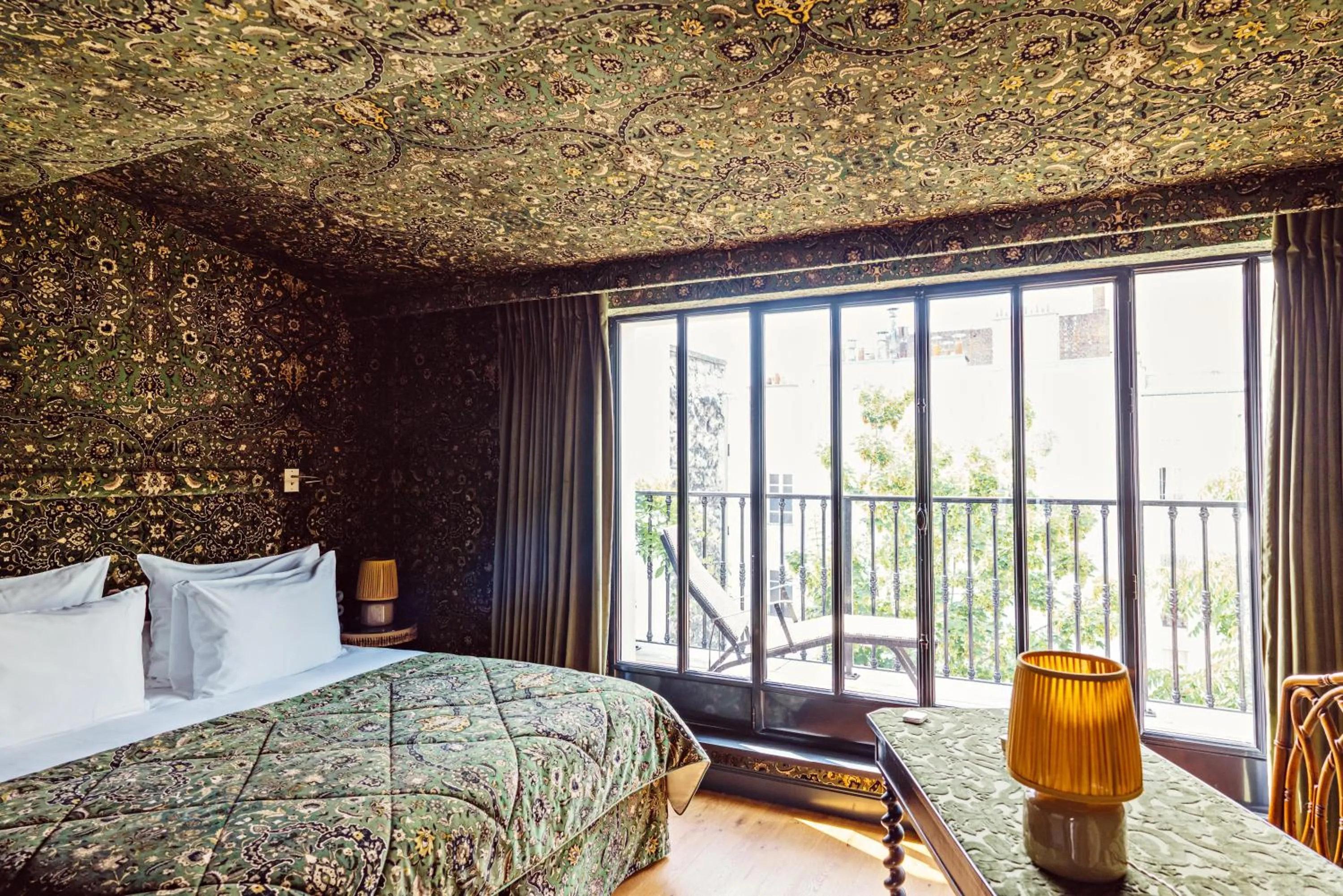 Bed in Hôtel Eldorado Paris