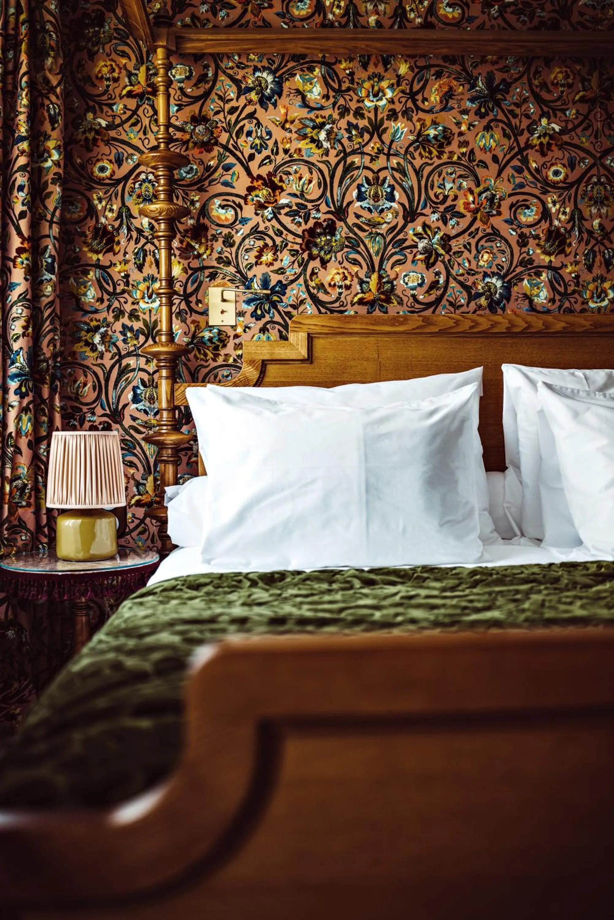 Bed in Hôtel Eldorado Paris