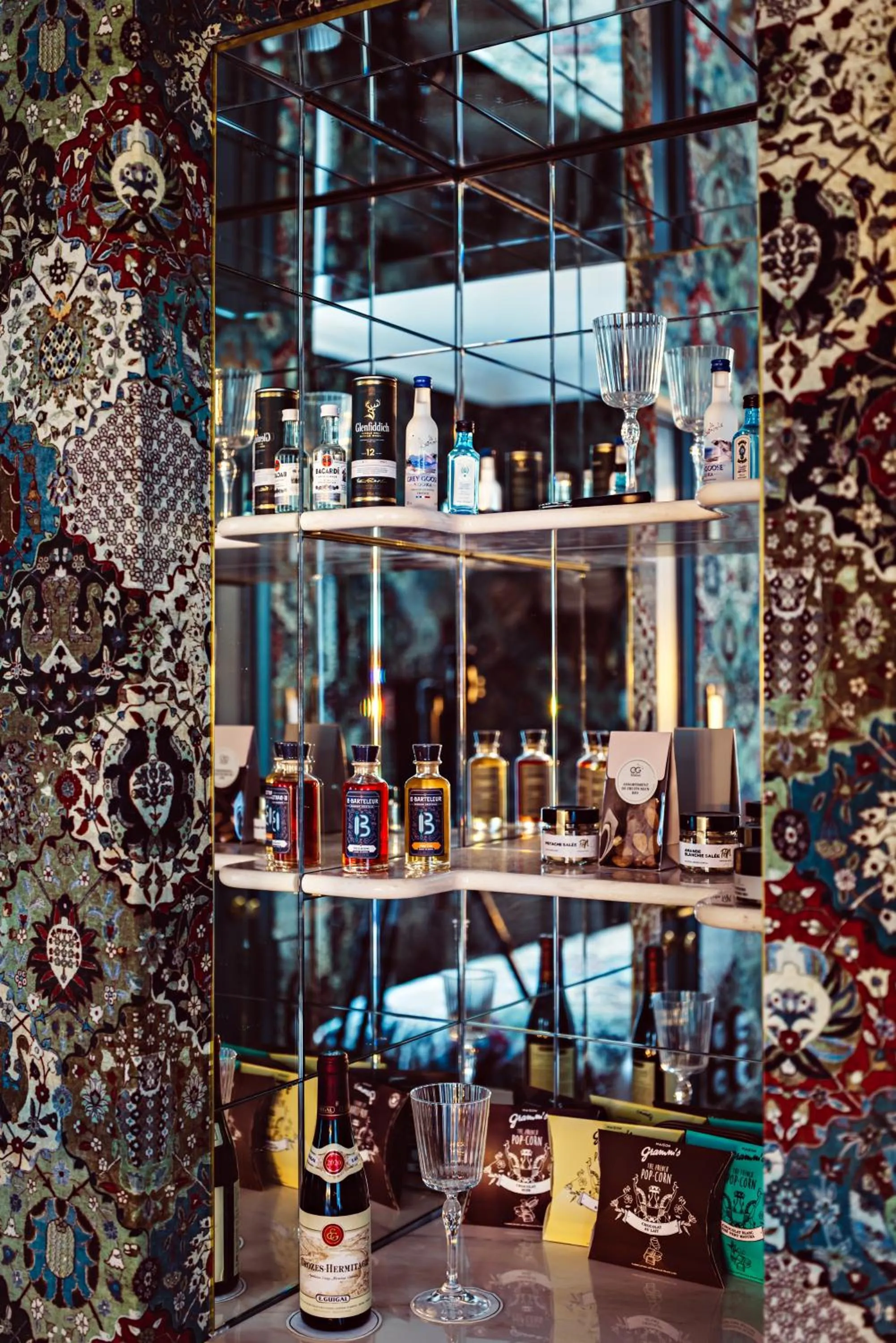 minibar in Hôtel Eldorado Paris