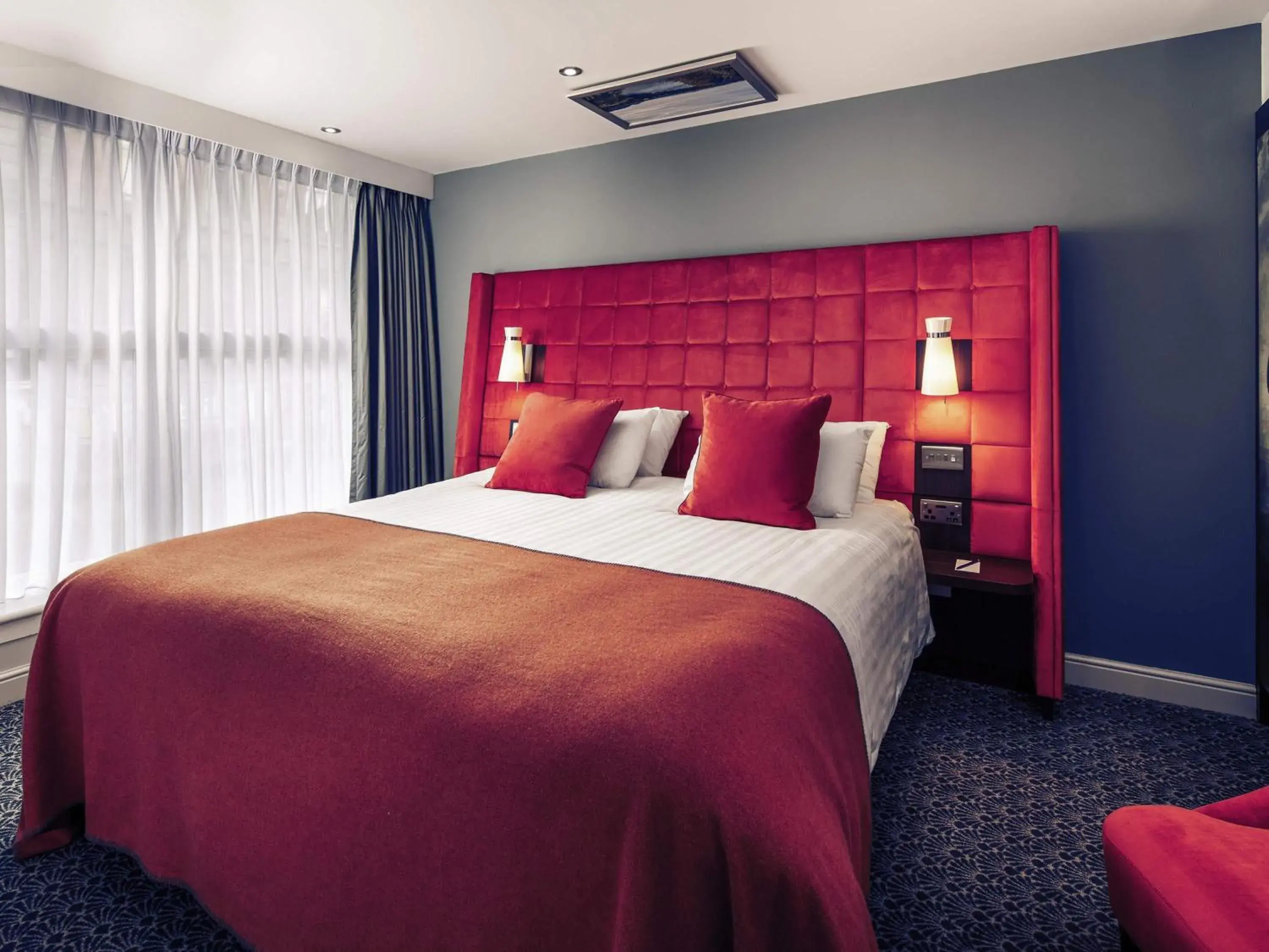 Bedroom, Bed in Mercure Inverness Hotel Bedroom, Bed in Mercure Inverness Hotel