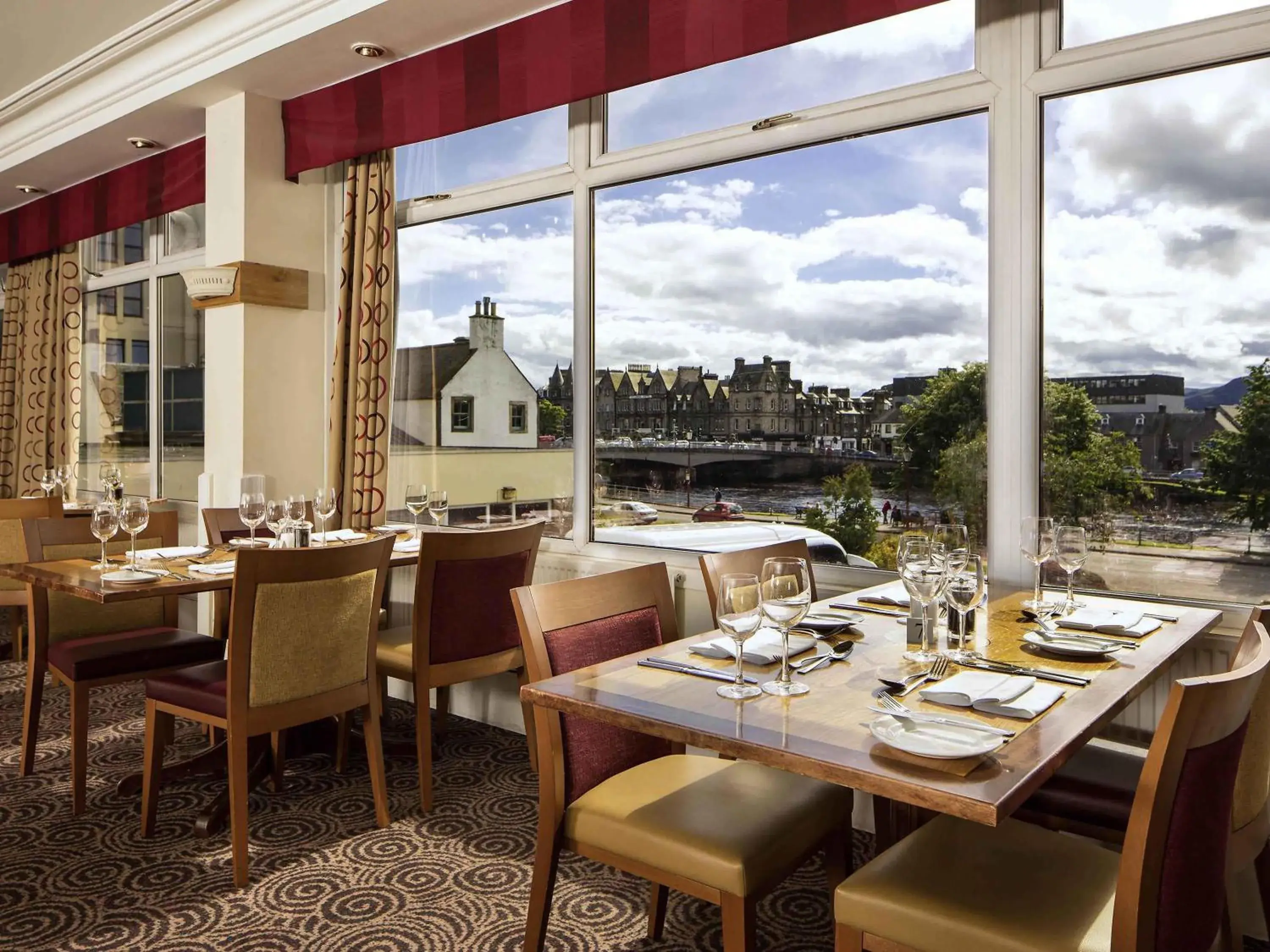 Restaurant/places to eat in Mercure Inverness Hotel Restaurant/places to eat in Mercure Inverness Hotel