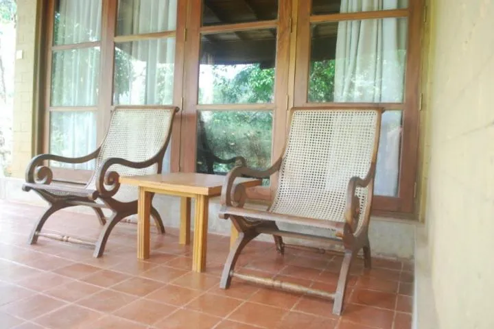 Bopath Falls Rock Chalets