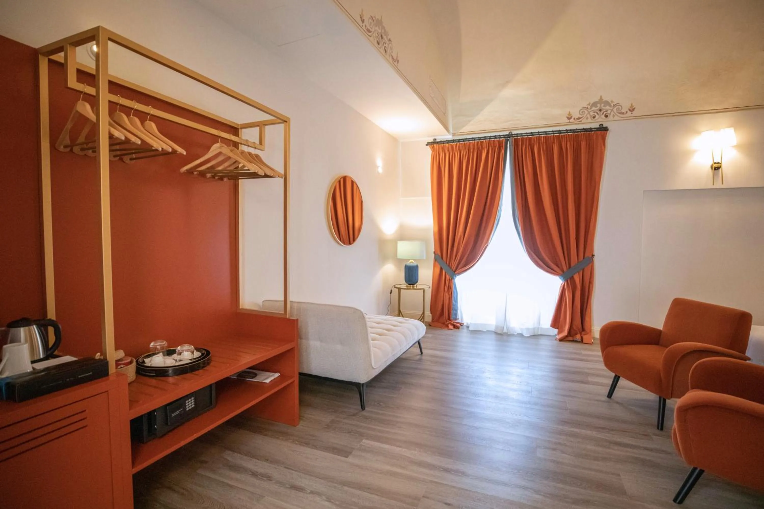 Photo of the whole room, Bed in Lanterne Magiche Ortigia Suites