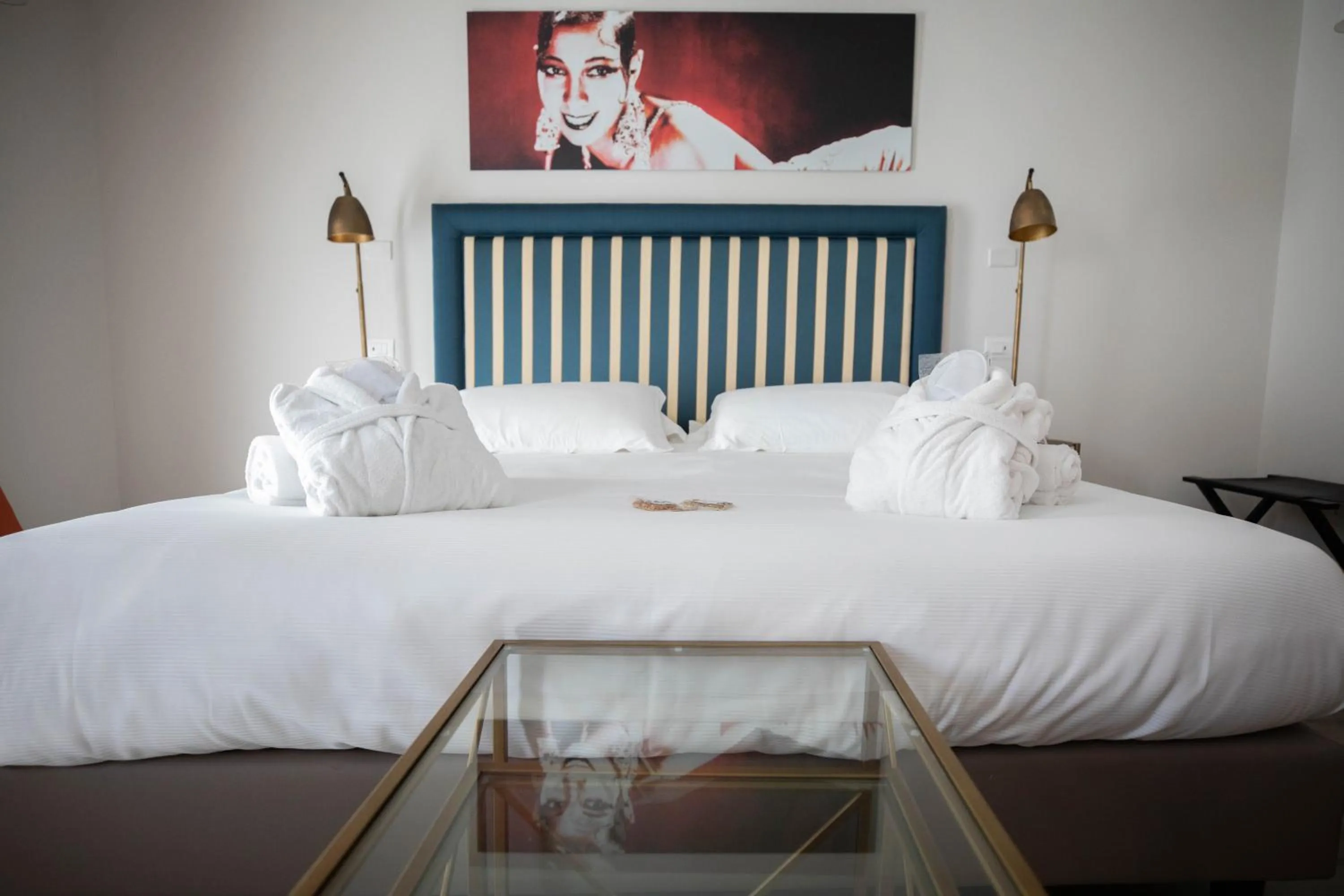 Bed in Lanterne Magiche Ortigia Suites