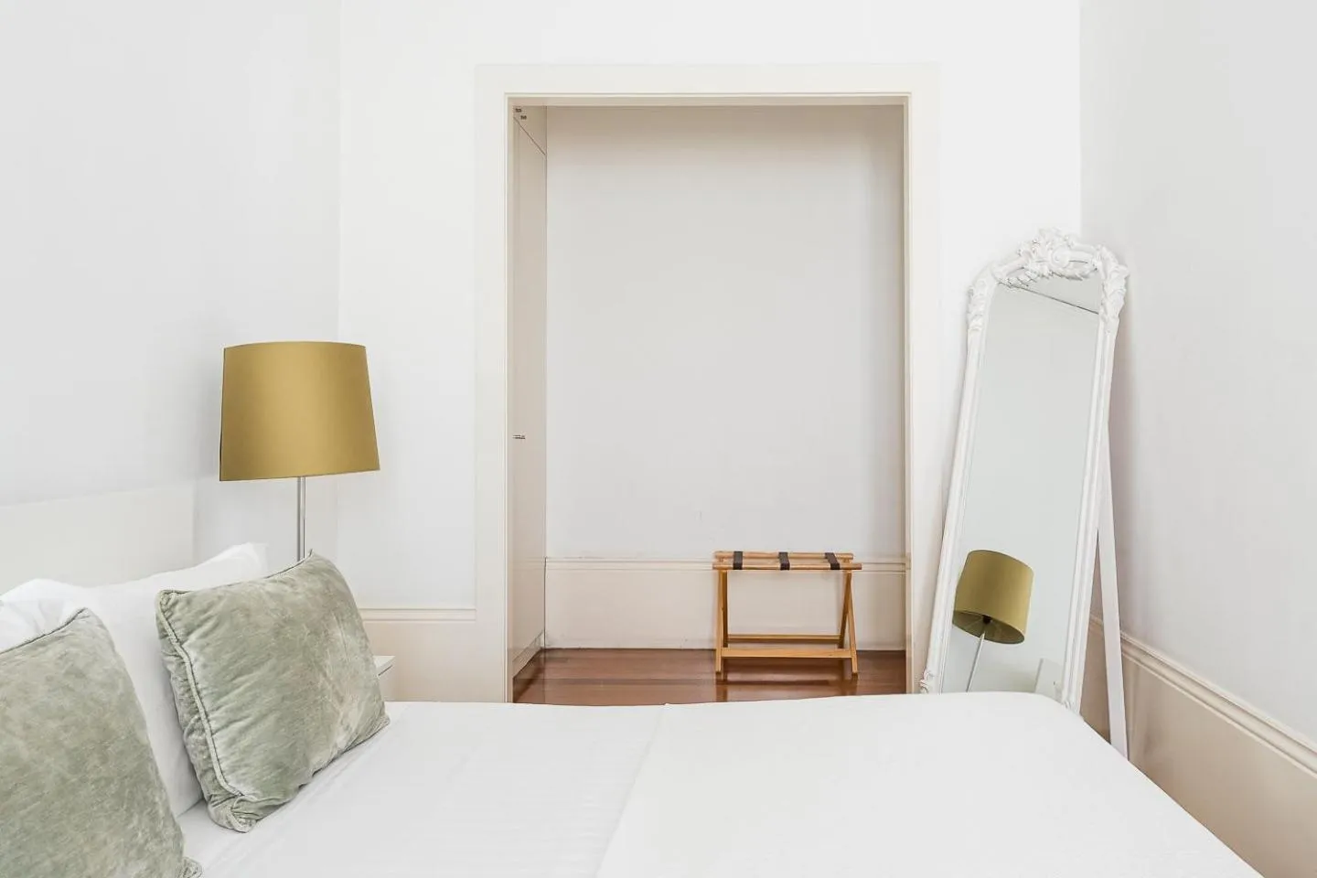 Bed in GuestReady - Charming House Marquês